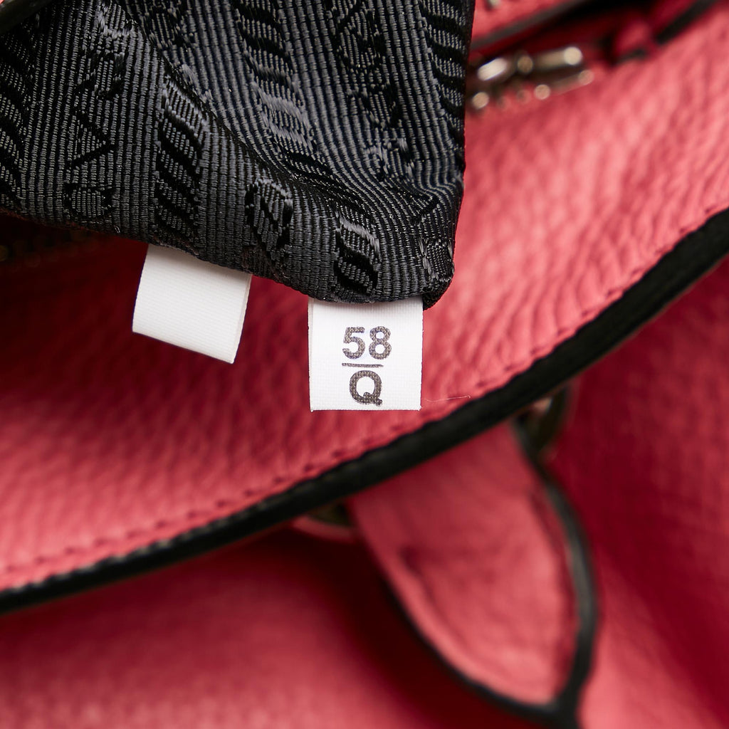 Prada Vitello Daino Tote Bag (SHG-31339)