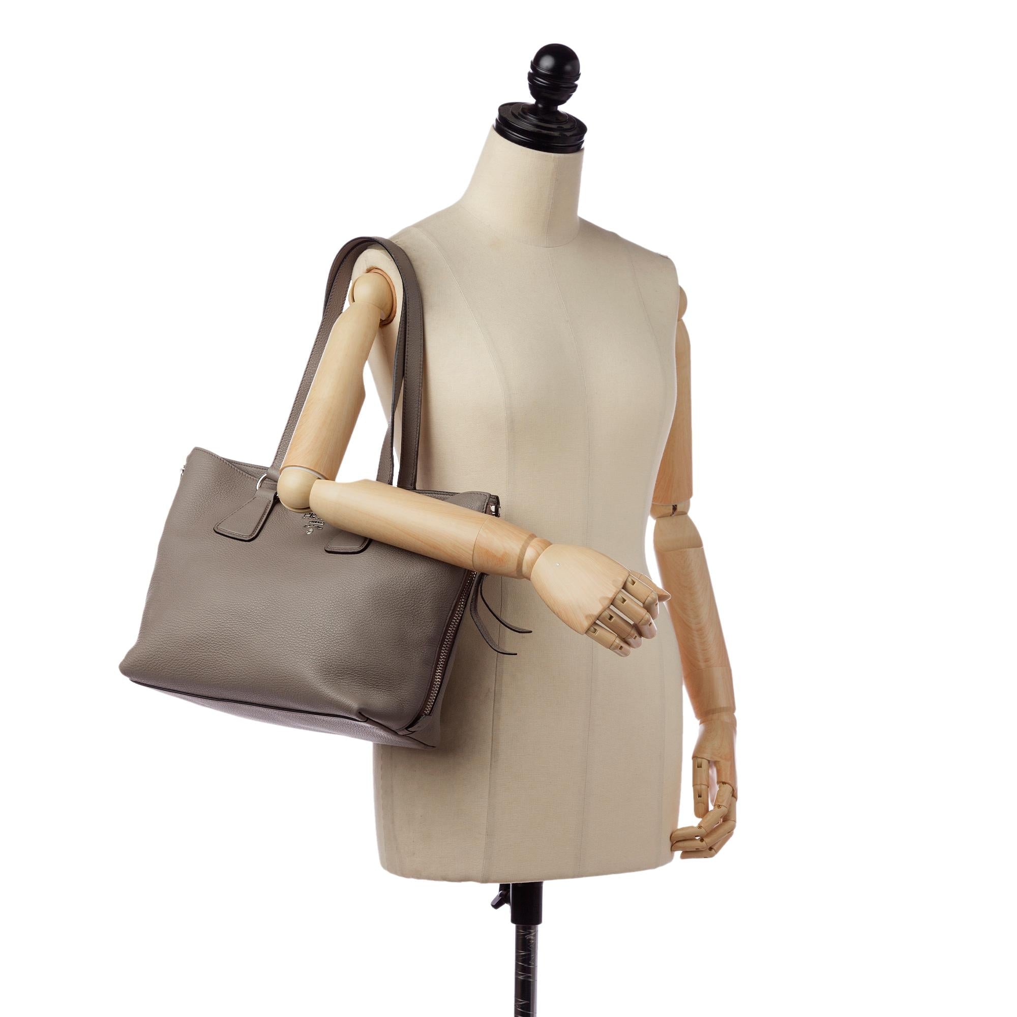 Prada Vitello Daino Tote Bag (SHG-31343)