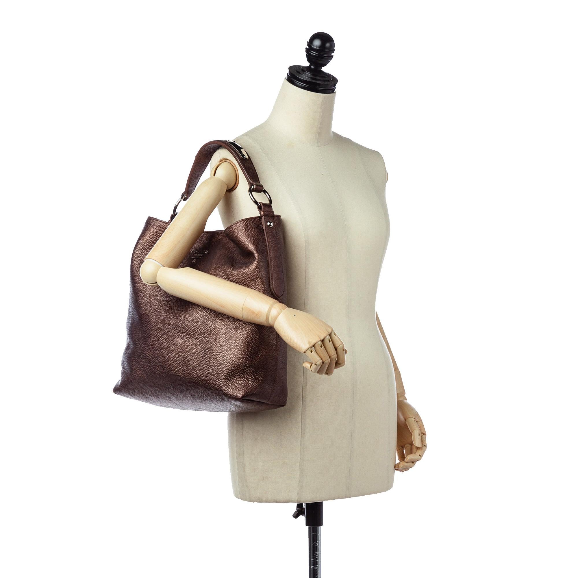 Prada Vitello Daino Tote Bag (SHG-32091)