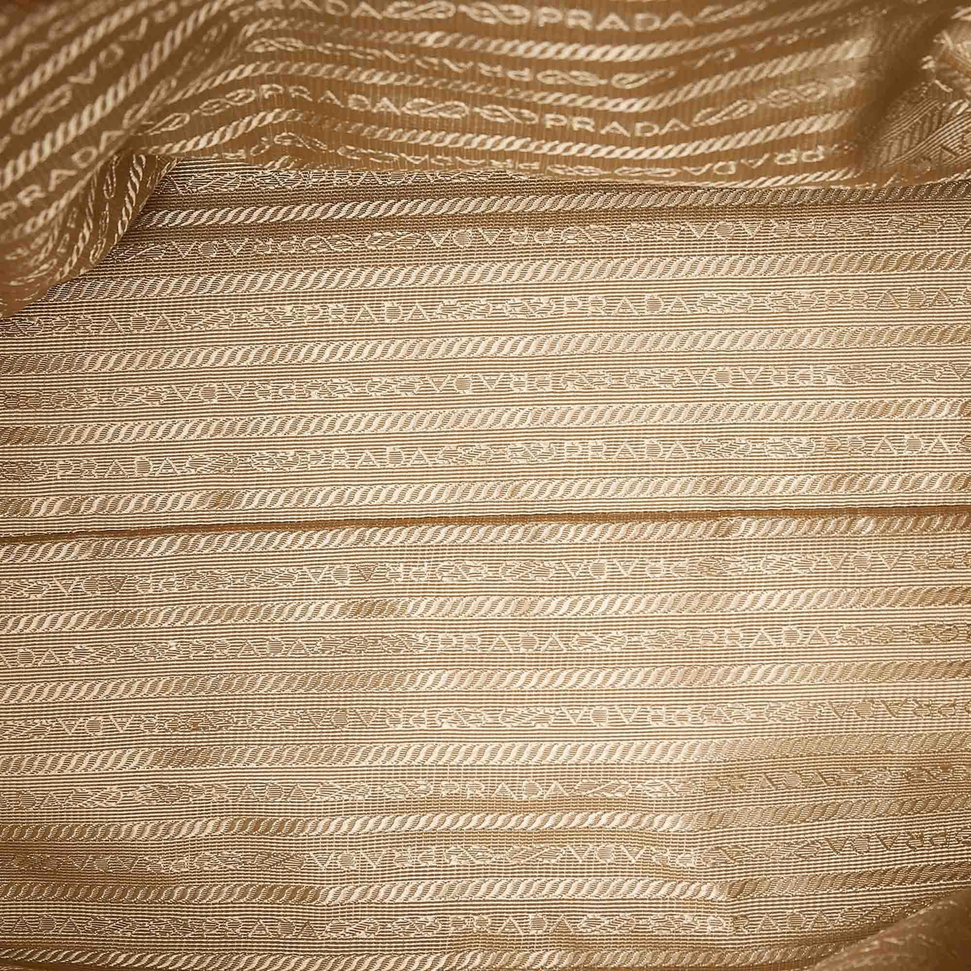 Prada Vitello Daino Tote Bag (SHG-34028)
