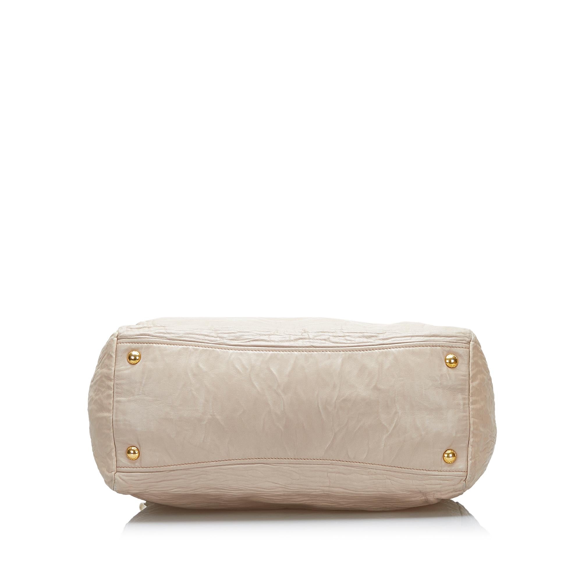 Prada Vitello Daino Tote (SHG-36114)