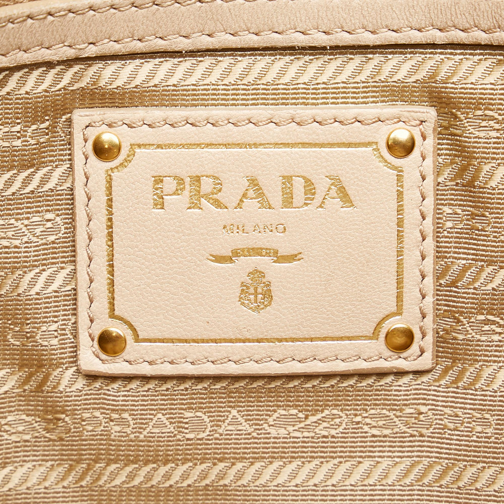 Prada Vitello Daino Tote (SHG-36114)