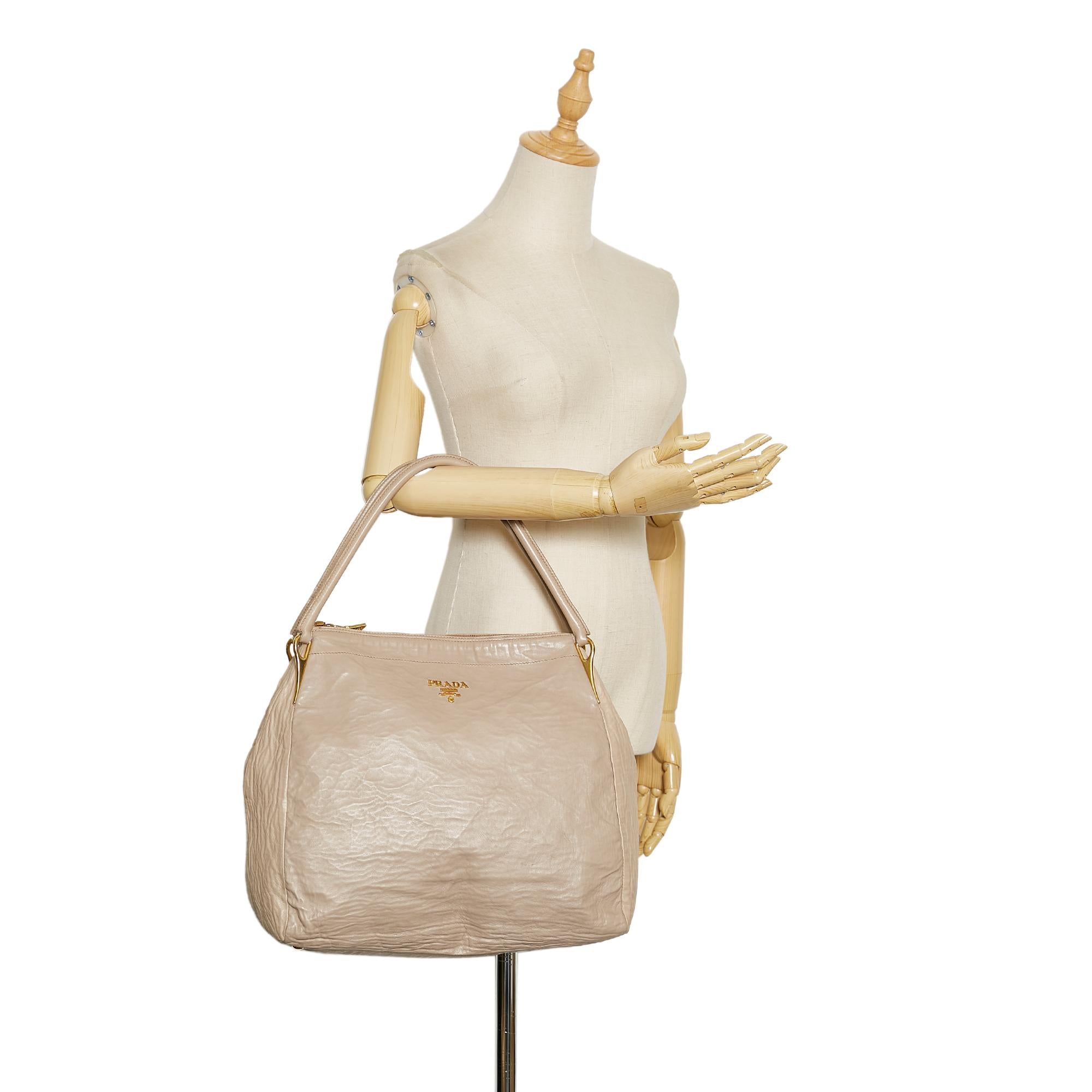 Prada Vitello Daino Tote (SHG-36114)