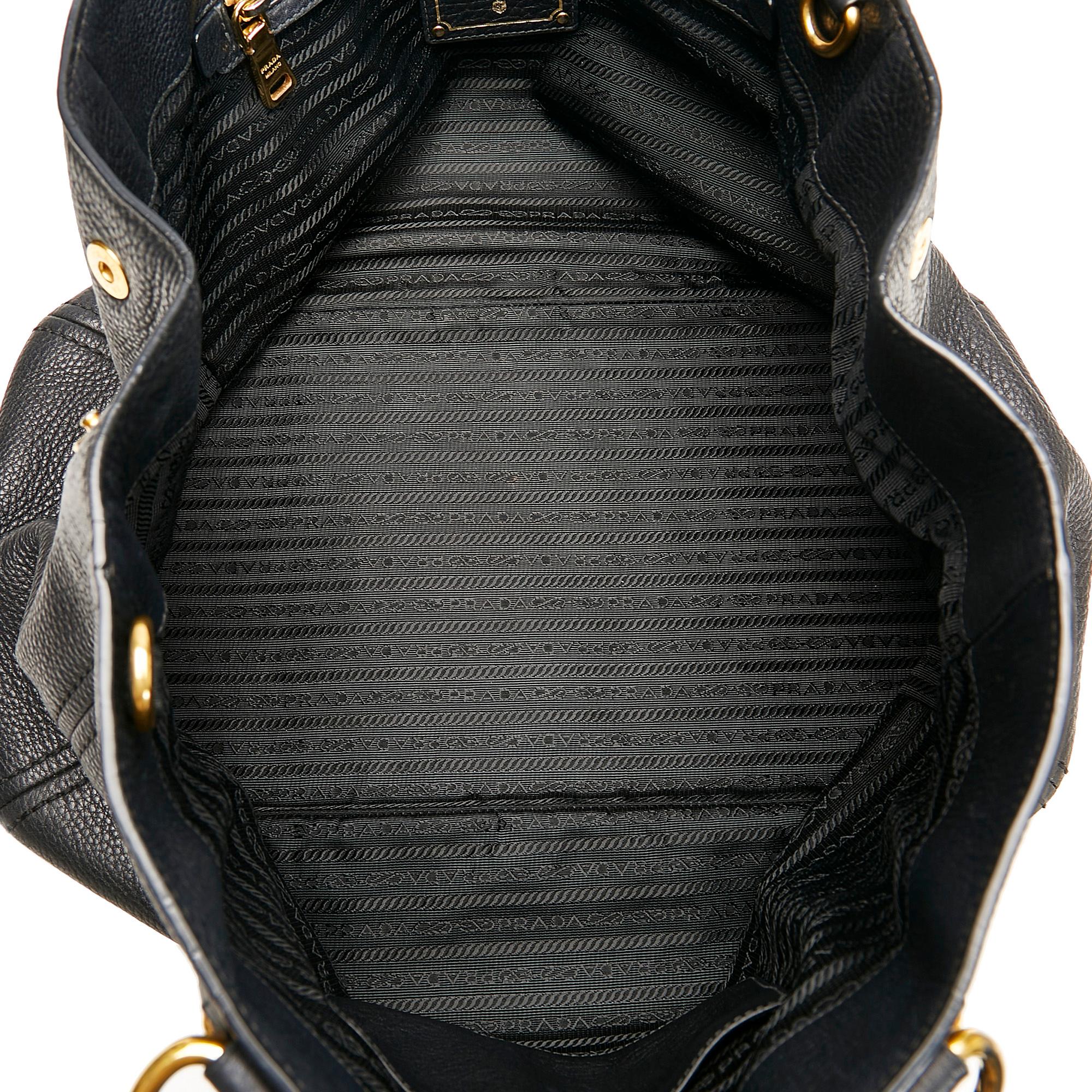Prada Vitello Daino Tote (SHG-nYFZou)