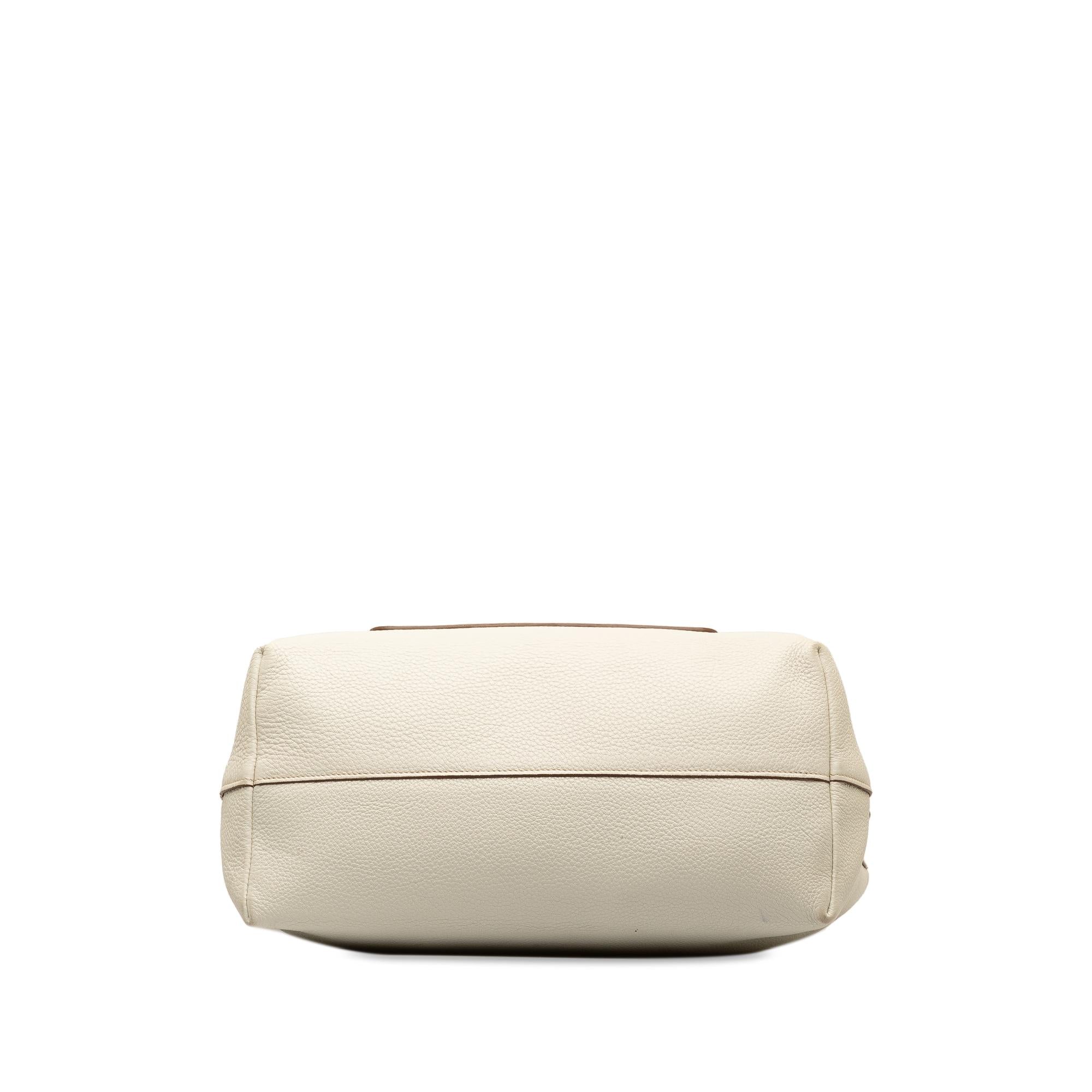 Prada Vitello Daino Tote (SHG-7Dy5oI)