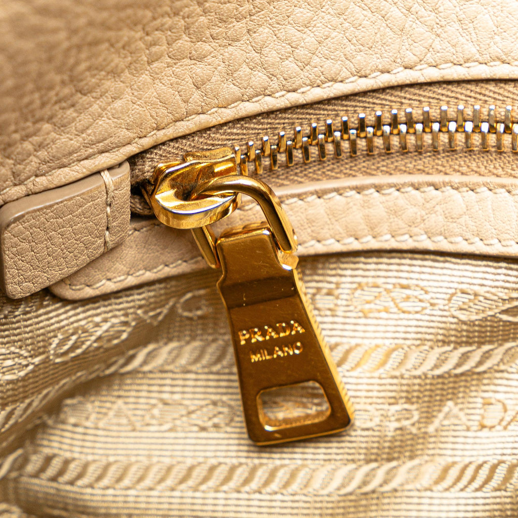 Prada Vitello Daino Tote (SHG-FRa3rC)