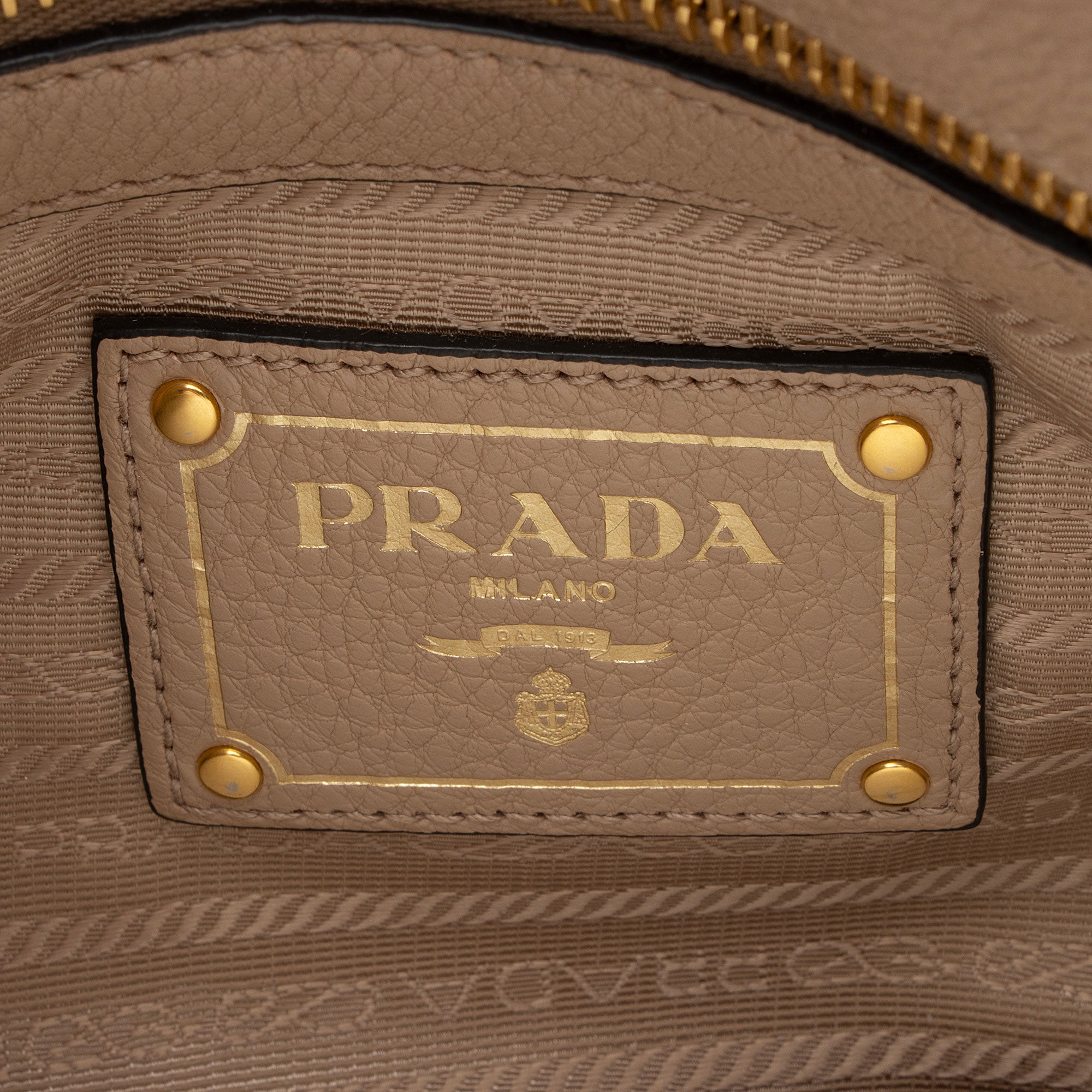 Prada Vitello Phenix Convertible Tote (SHF-YGc48a)