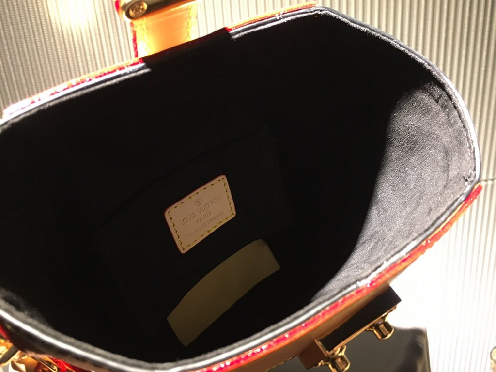 Elite Carryalls