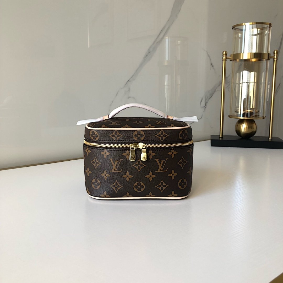 Elite Carryalls