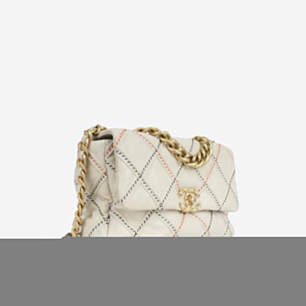 Chanel 19 - Large