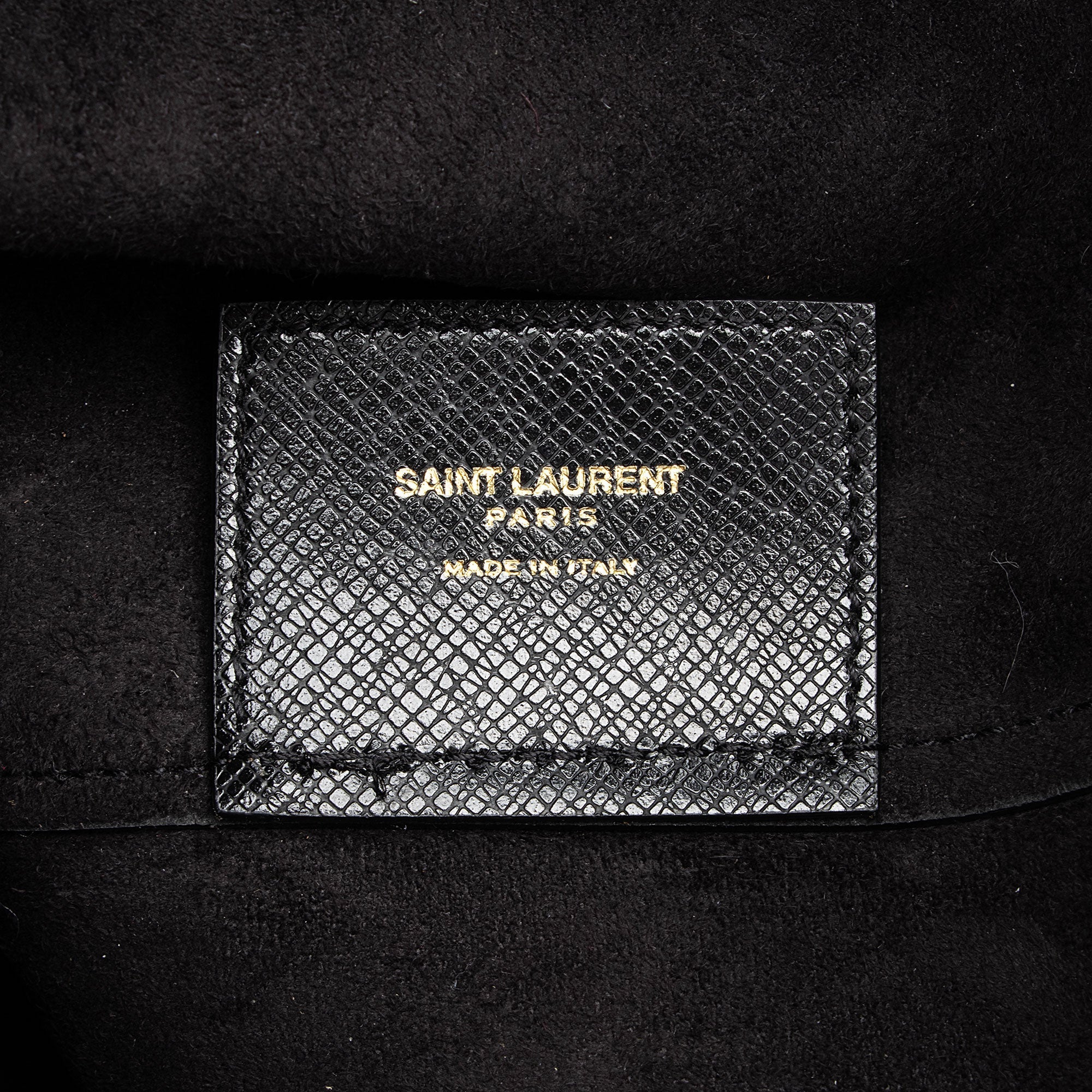Saint Laurent Boucle Embossed Leather Shopping Tote (SHF-vDDdVh)