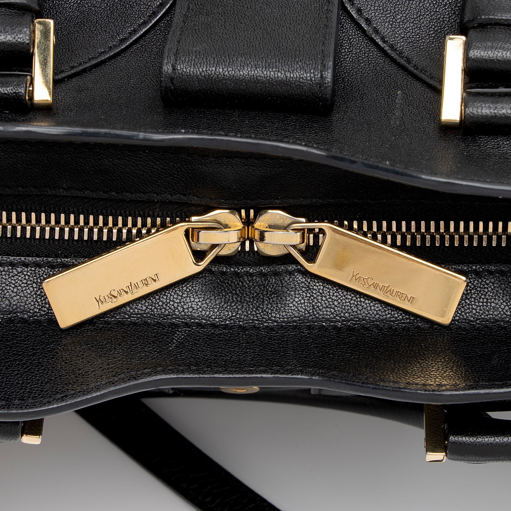 Saint Laurent Calfskin Cabas Chyc Small Tote (SHF-ntqfXK)