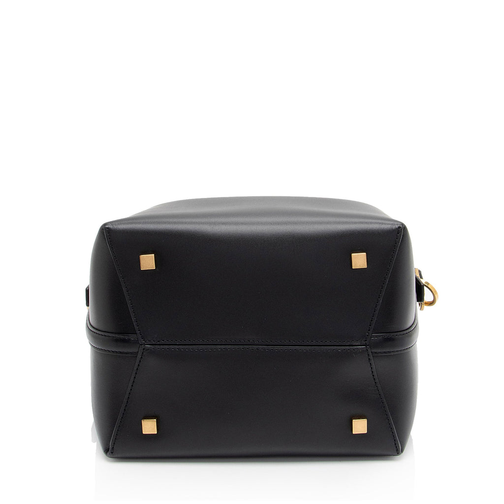 Saint Laurent Calfskin Monogram Le 37 Bucket Bag (SHF-U75VCF)