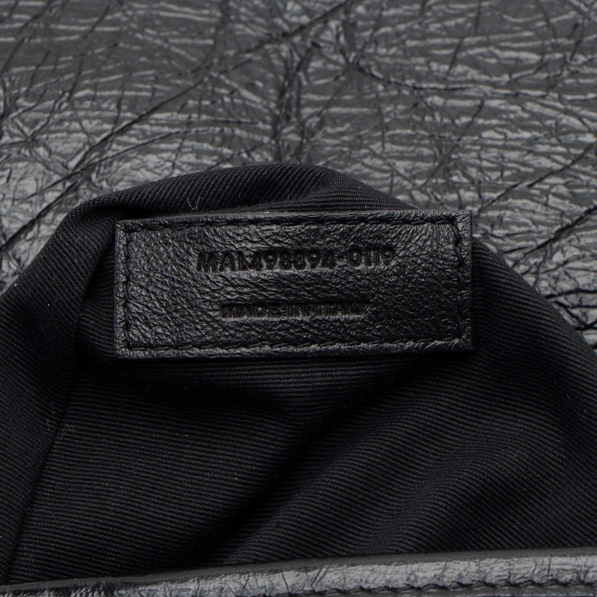 Saint Laurent Crinkled Calfskin Monogram Niki Medium Shoulder Bag (SHF-GOzKUg)