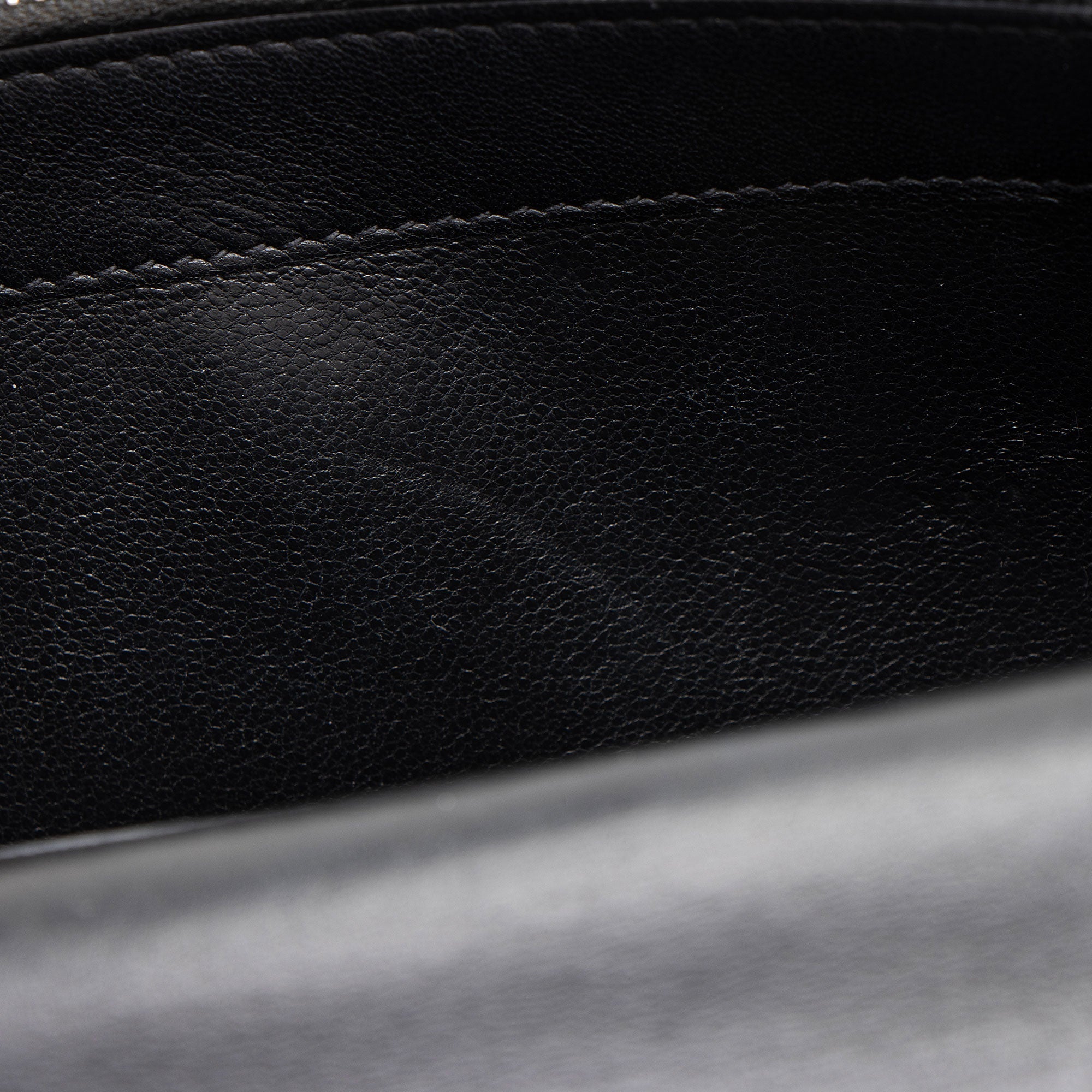 Saint Laurent Croc Embossed Leather Monogram Kate Tassel (SHF-fsD46M)