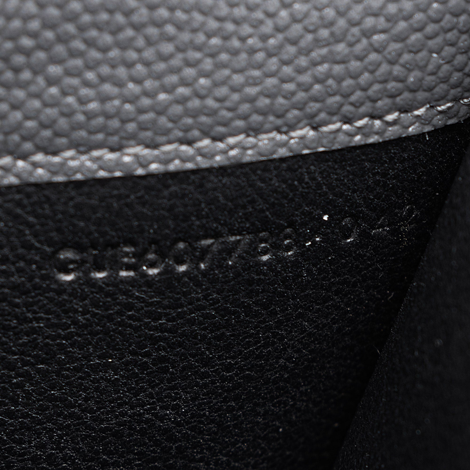 Saint Laurent Grain De Poudre Monogram Uptown Chain Wallet (SHF-WHffX5)