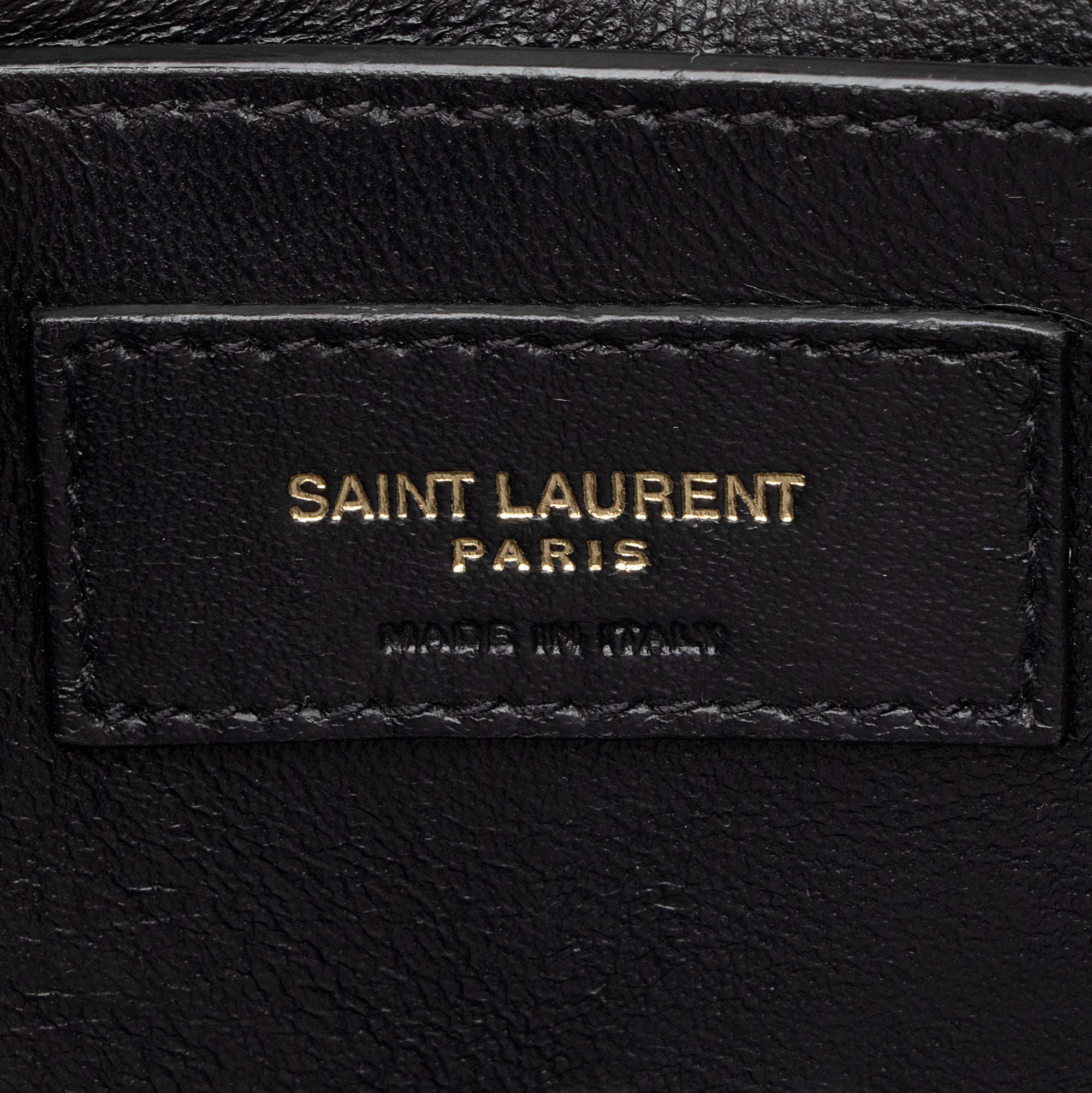 Saint Laurent Grain de Poudre Classic Monogram Cassandra Medium Top Handle Bag (SHF-thY3yI)
