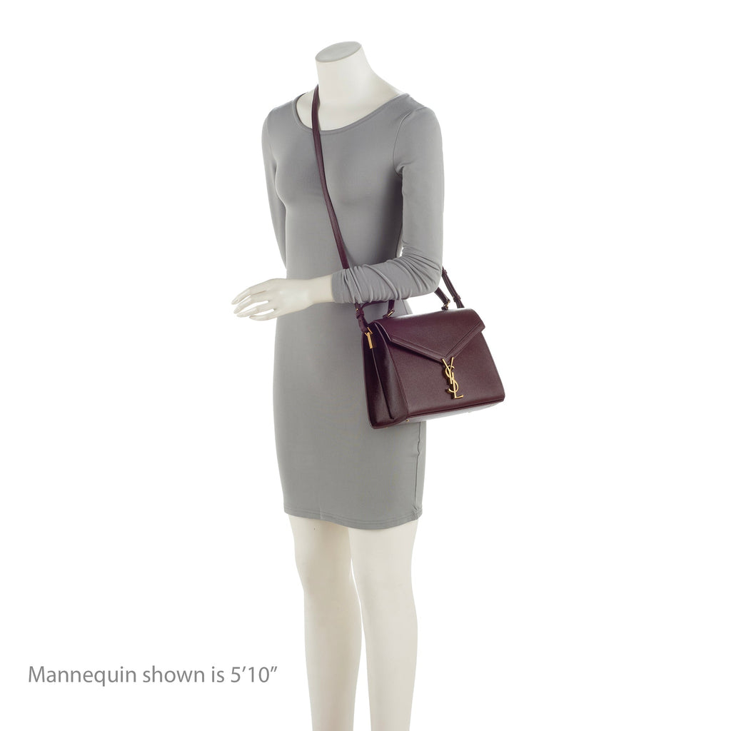 Saint Laurent Grain de Poudre Classic Monogram Cassandra Medium Top Handle Bag (SHF-thY3yI)