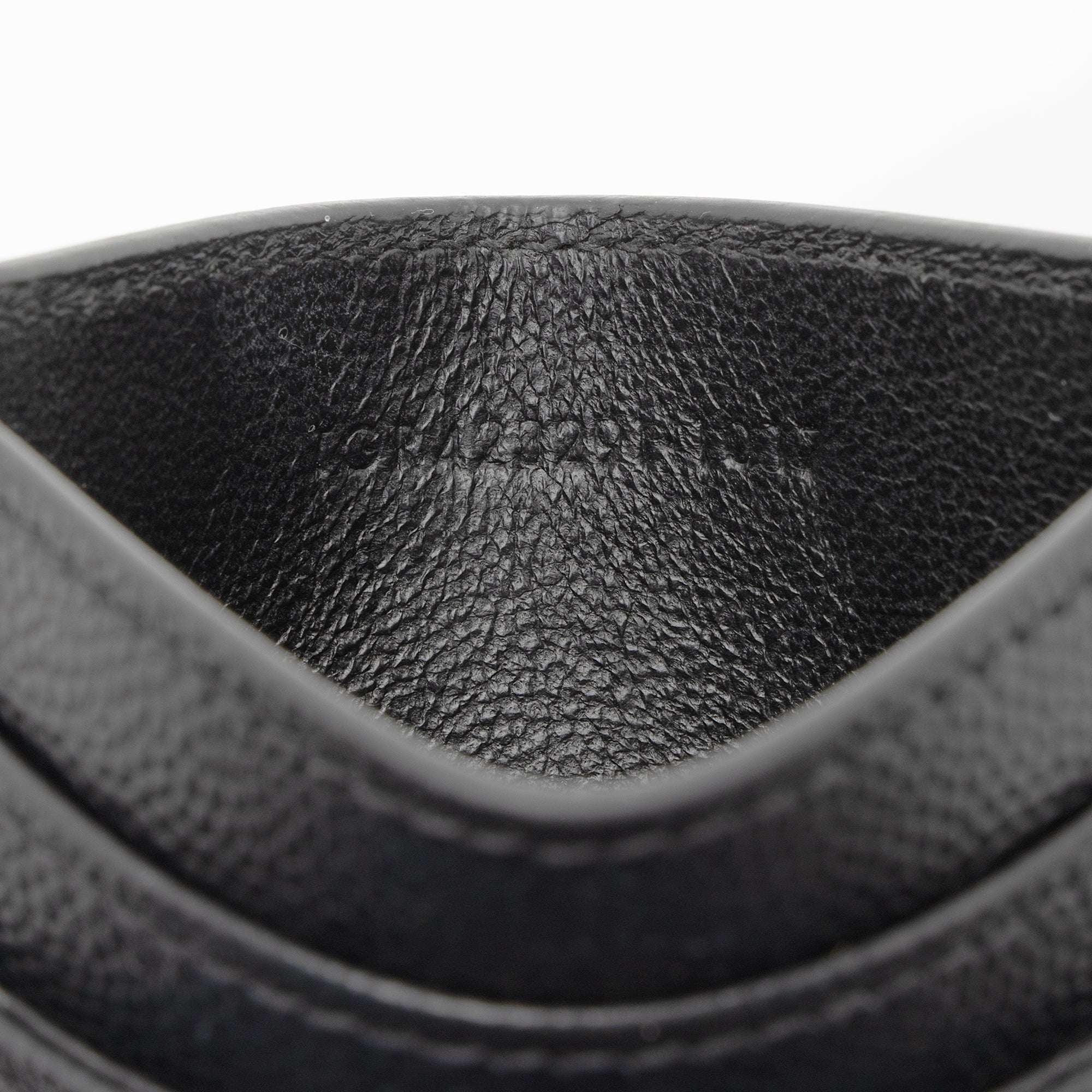 Saint Laurent Matelasse Grain de Poudre Monogram Card Case (SHF-dAEZr6)