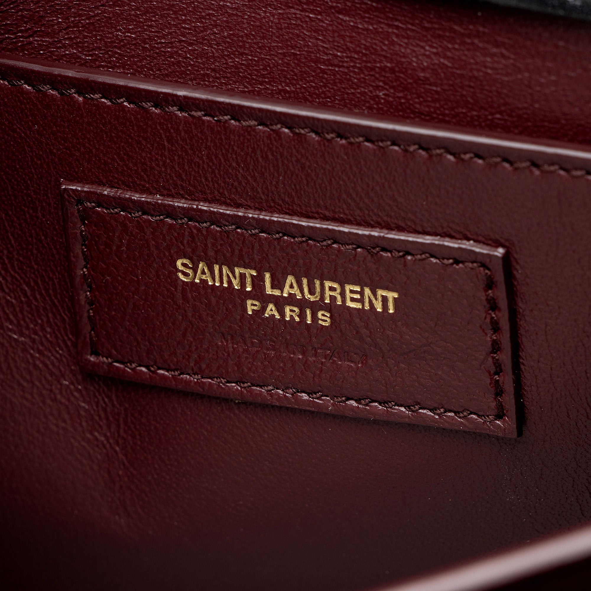 Saint Laurent Grain de Poudre Monogram Cassandra Medium Top Handle (SHF-EEhl36)