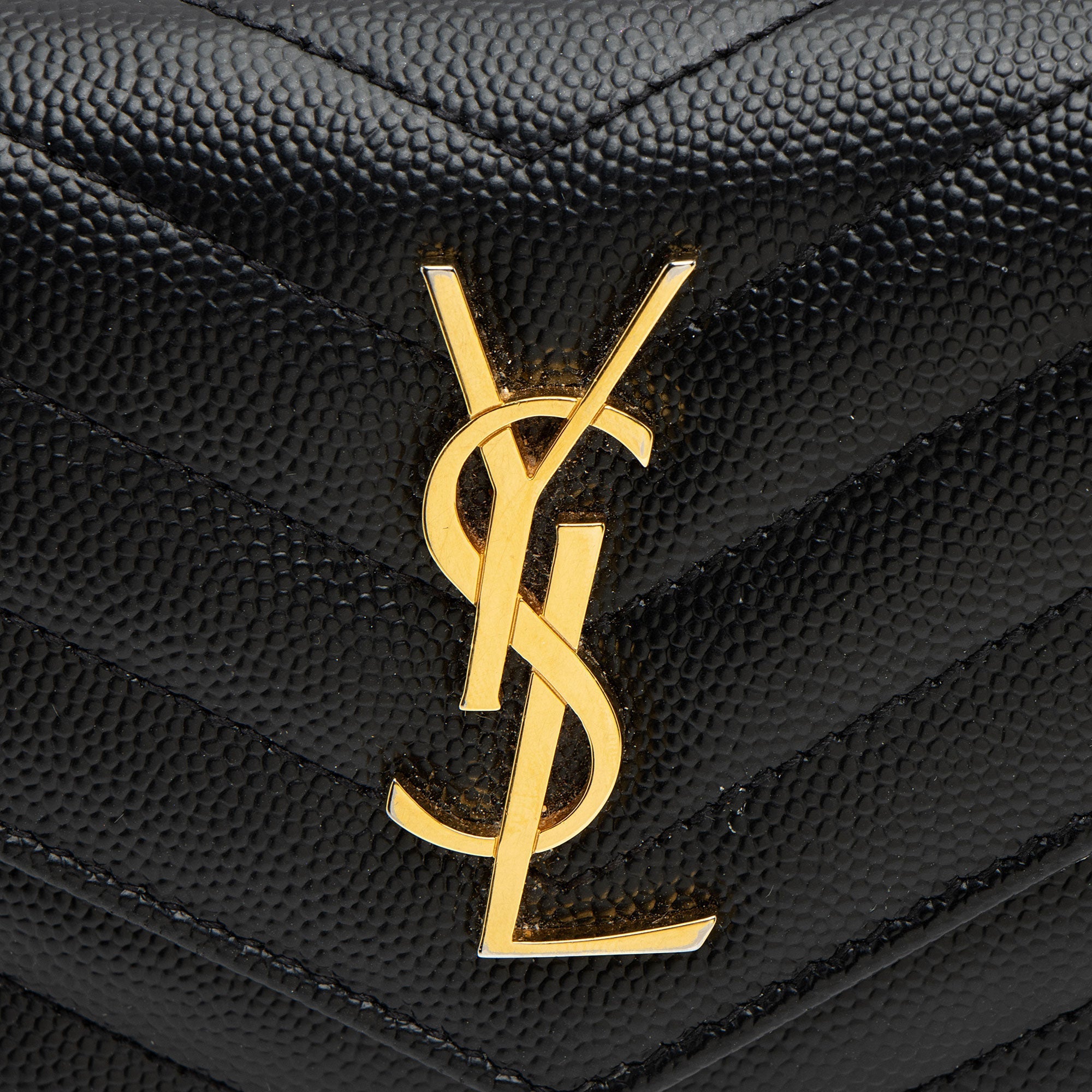 Saint Laurent Grain de Poudre Monogram Compact Tri-Fold Wallet (SHF-j0cHxO)