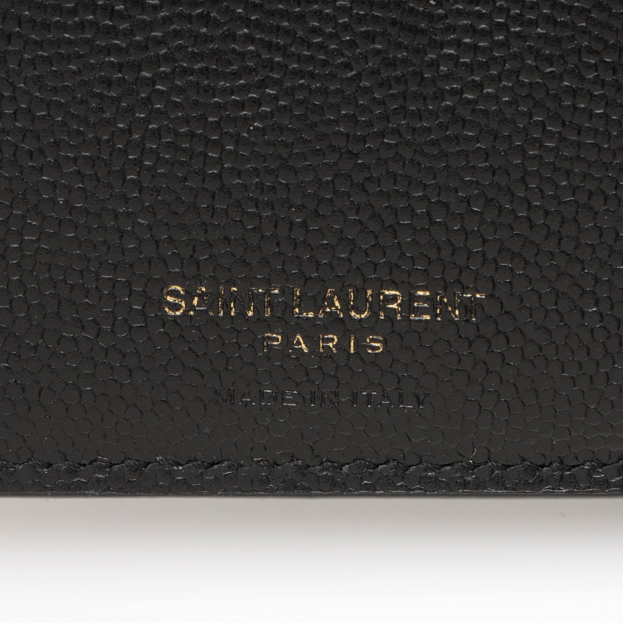 Saint Laurent Grain de Poudre Monogram Cassandre Fragments Bi-Fold Wallet (SHF-pjyvyg)