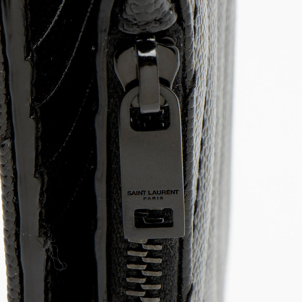 Saint Laurent Grain de Poudre Monogram Cassandre Fragments Bifold Wallet (SHF-hsZlQk)