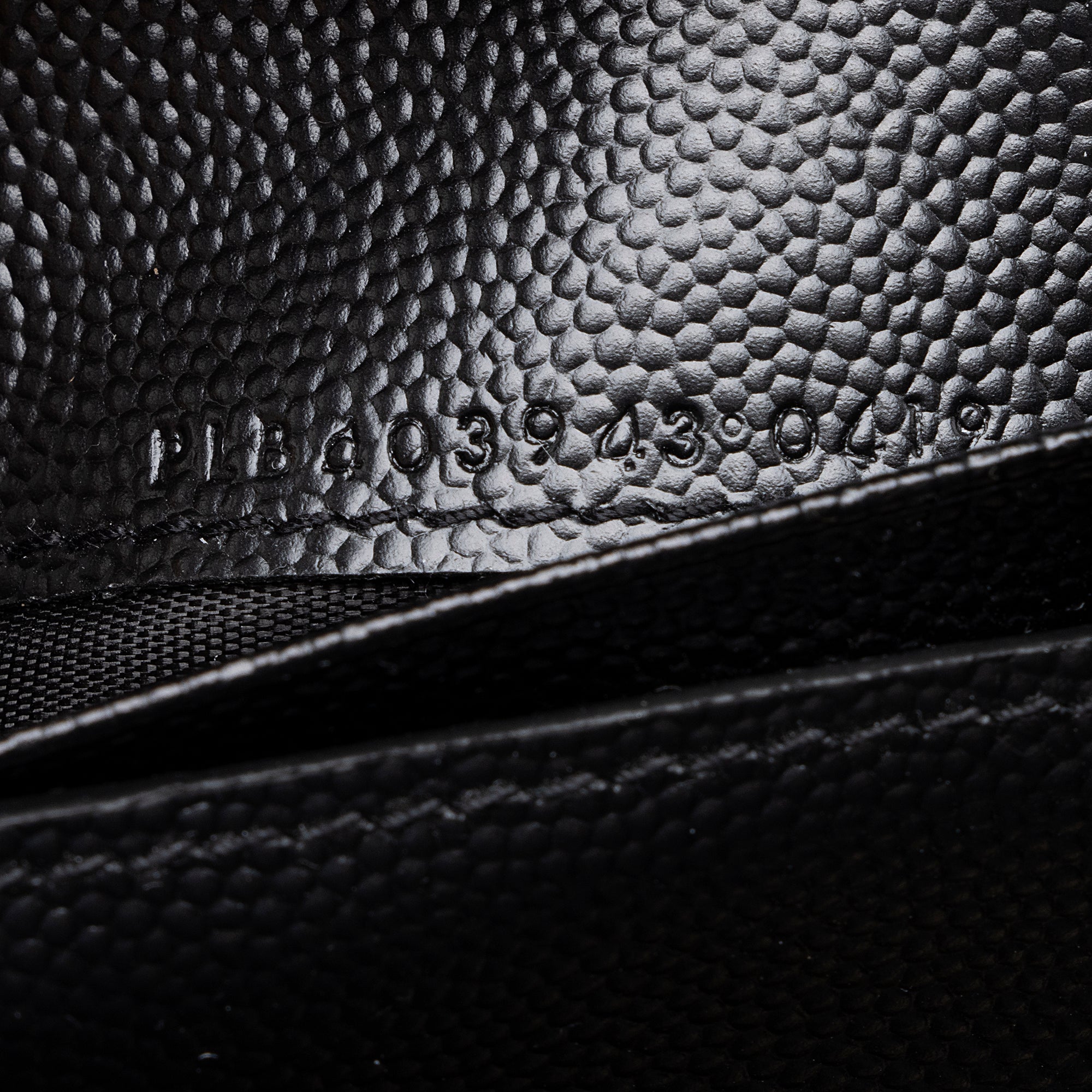 Saint Laurent Grain de Poudre Monogram Compact Tri-Fold Wallet (SHF-23573)