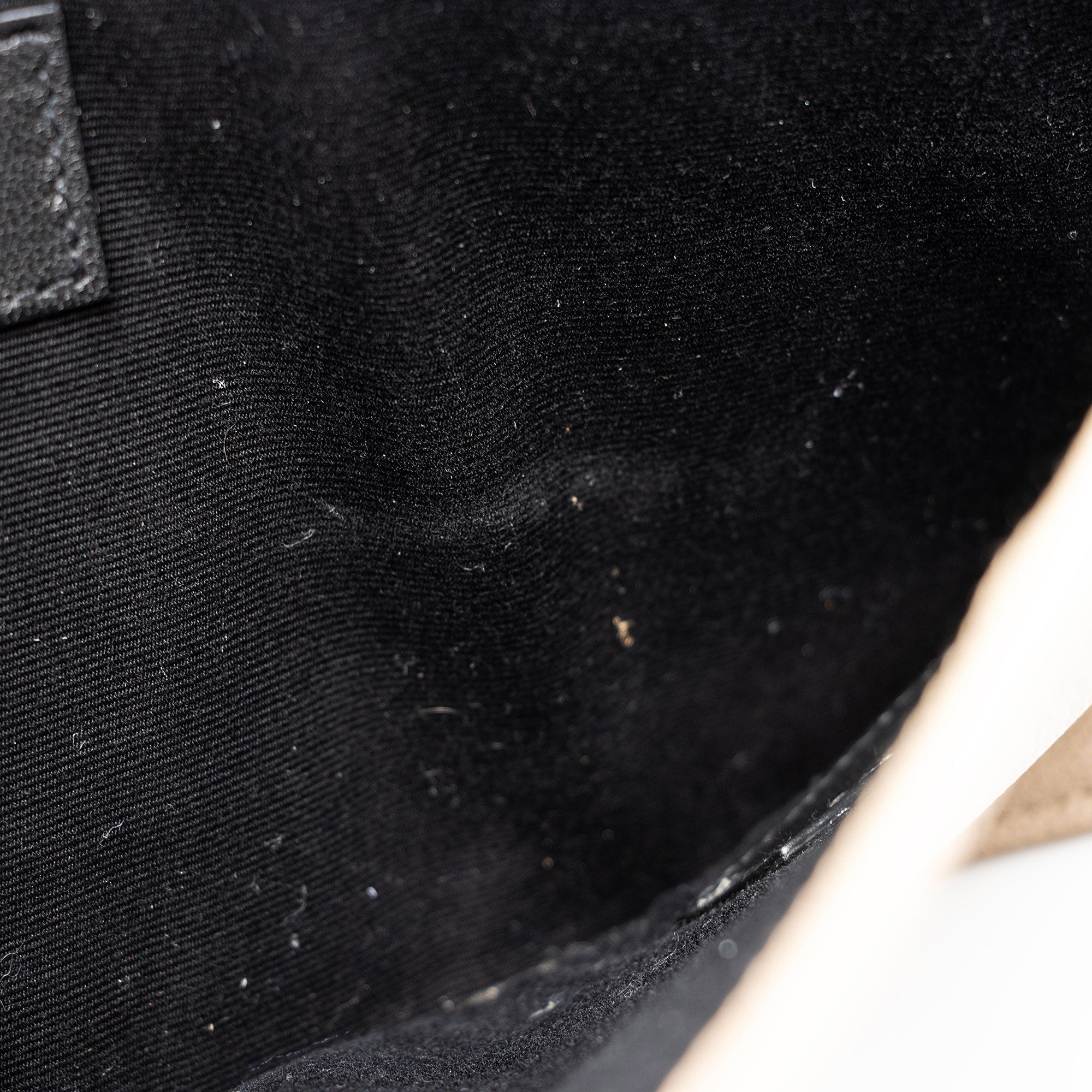 Saint Laurent Grain de Poudre Monogram Uptown Envelope Clutch (SHF-b2iDEy)