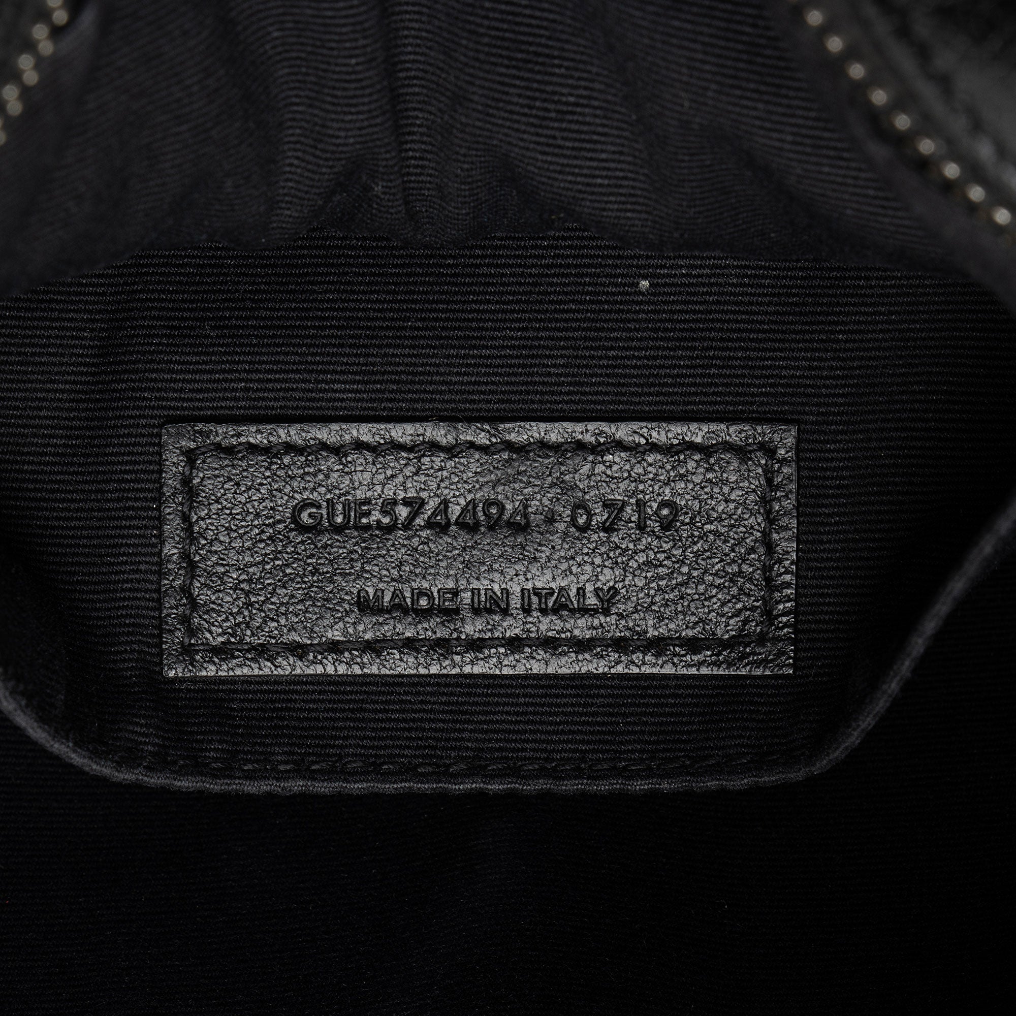 Saint Laurent Leather Monogram Lou Camera Bag (SHF-whAoB5)