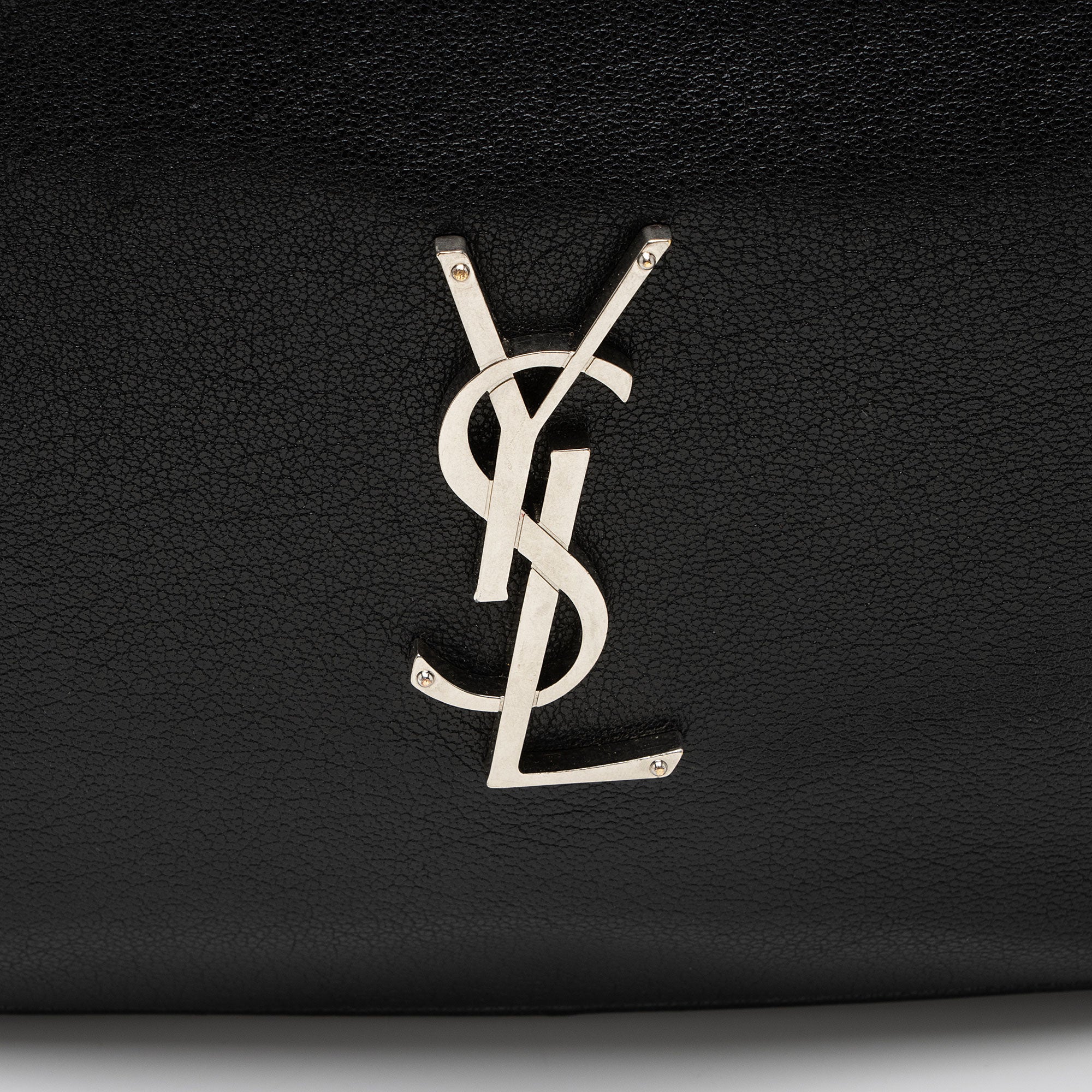 Saint Laurent Leather Monogram Lou Camera Bag (SHF-whAoB5)