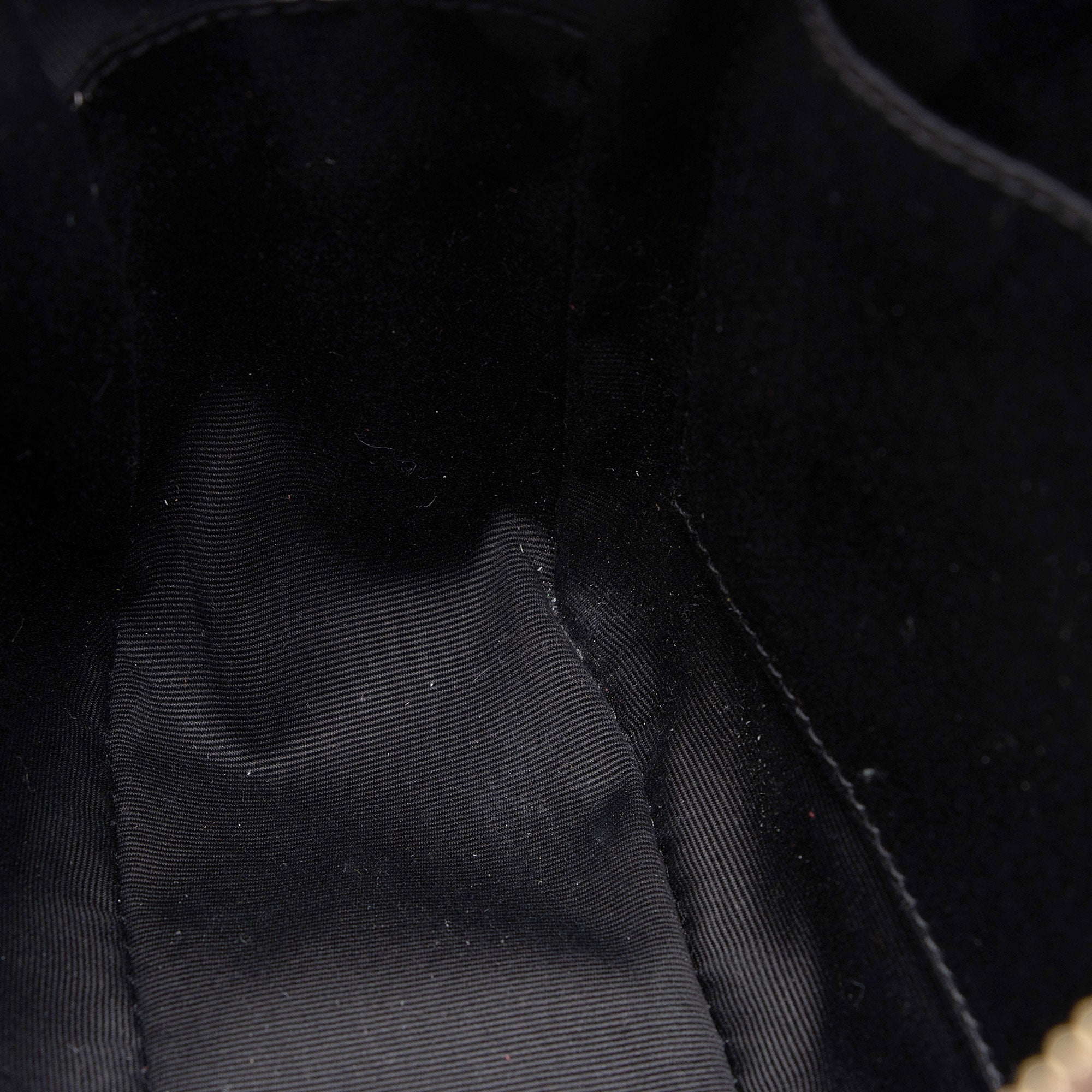 Saint Laurent Matelasse Calfskin Monogram Lou Camera Bag (SHF-sQ3XgD)
