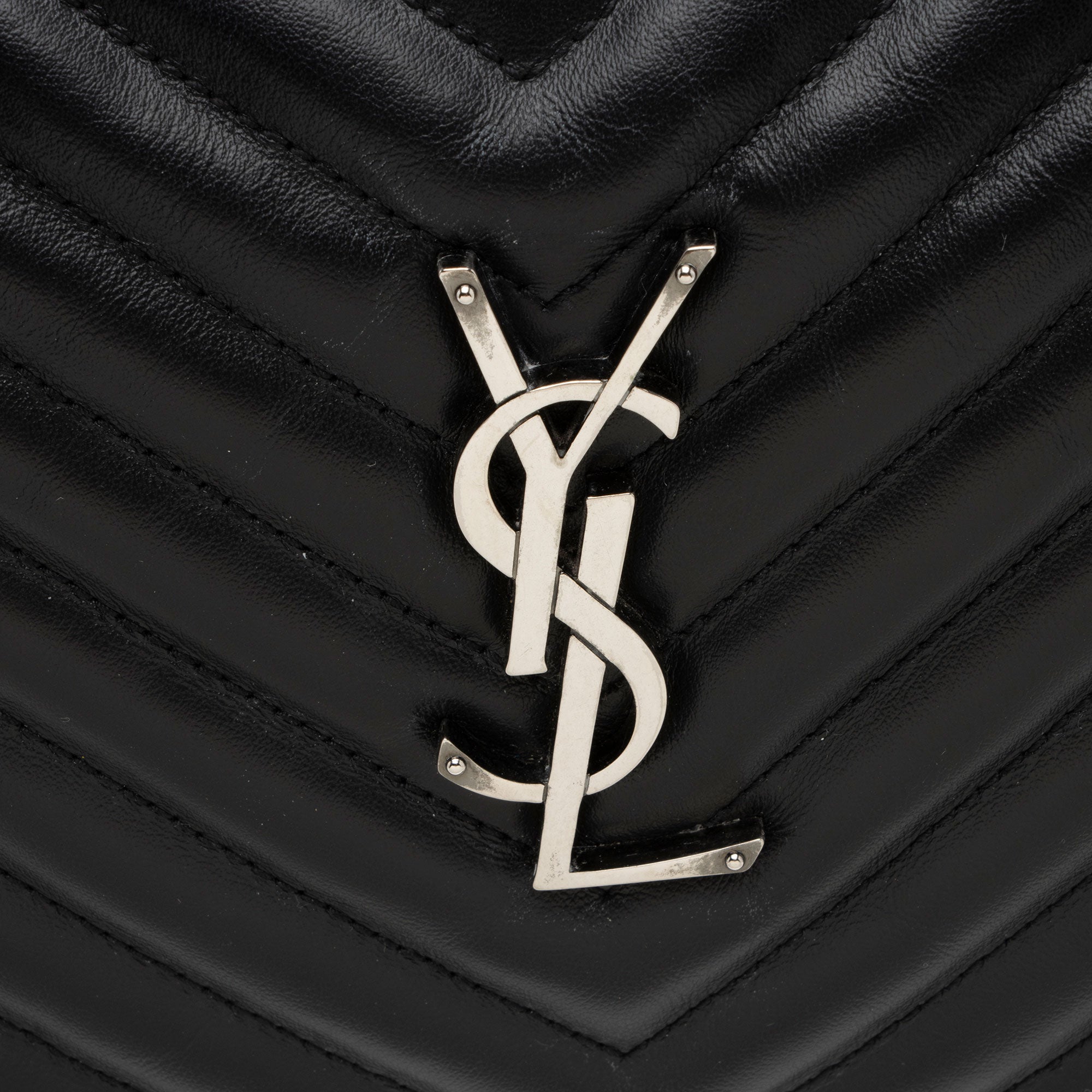 Saint Laurent Matelasse Calfskin Monogram Lou Camera Bag (SHF-jB3wqK)