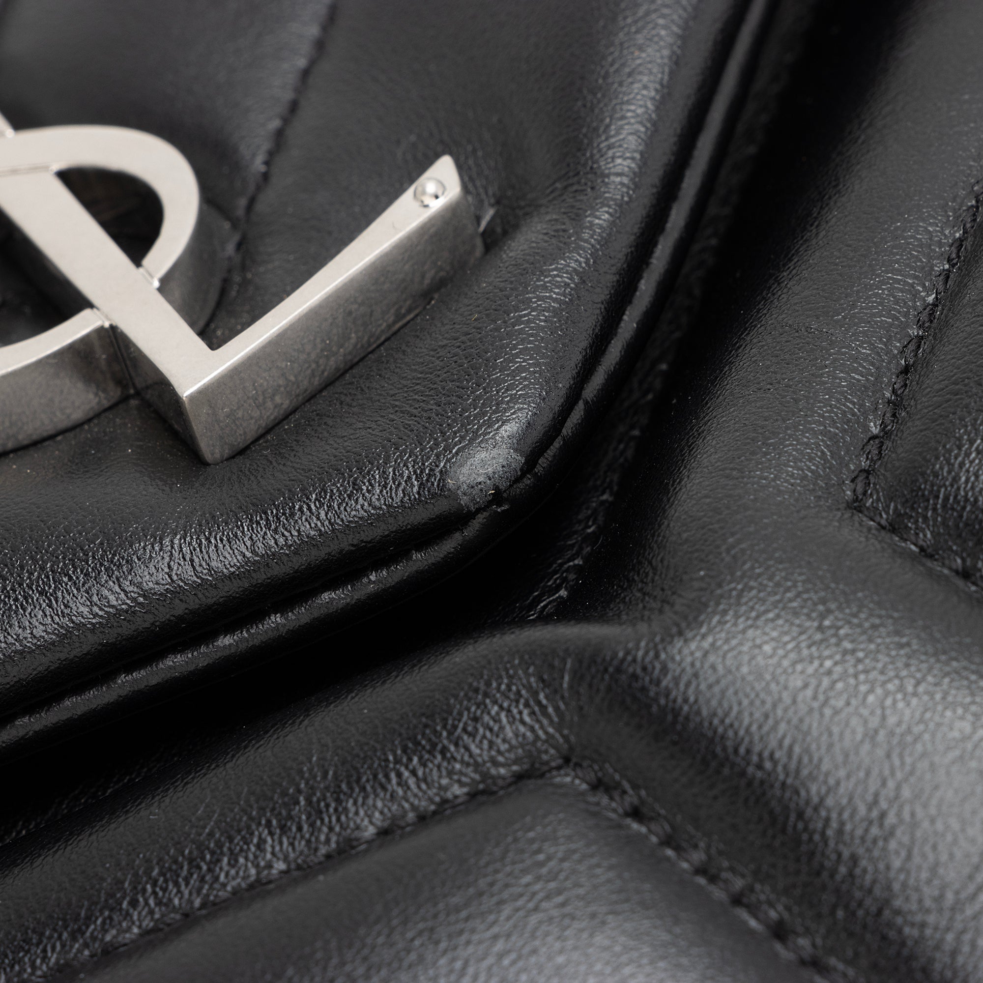 Saint Laurent Matelasse Calfskin Monogram LouLou Chain Medium Shoulder Bag (SHF-22491)