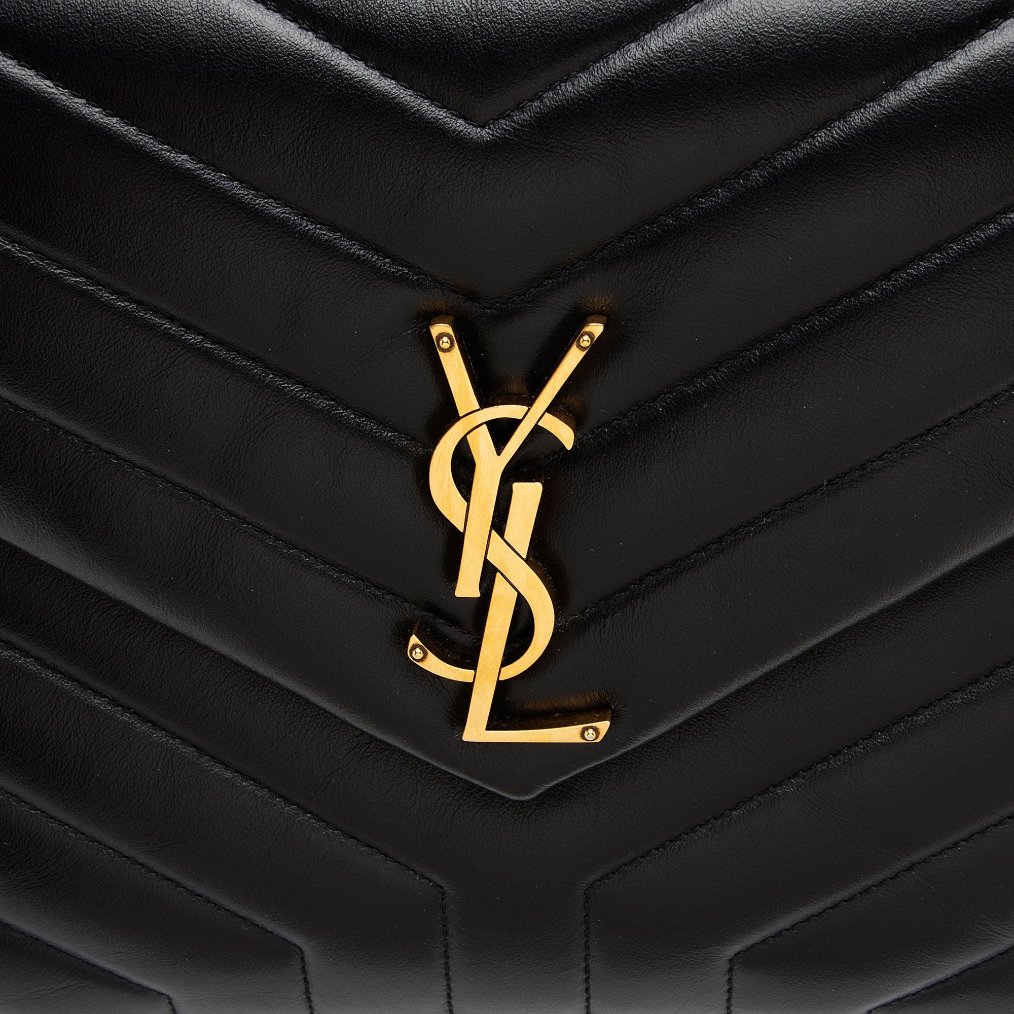 Saint Laurent Matelasse Calfskin Monogram LouLou Chain Medium Shoulder Bag (SHF-m6cEGy)