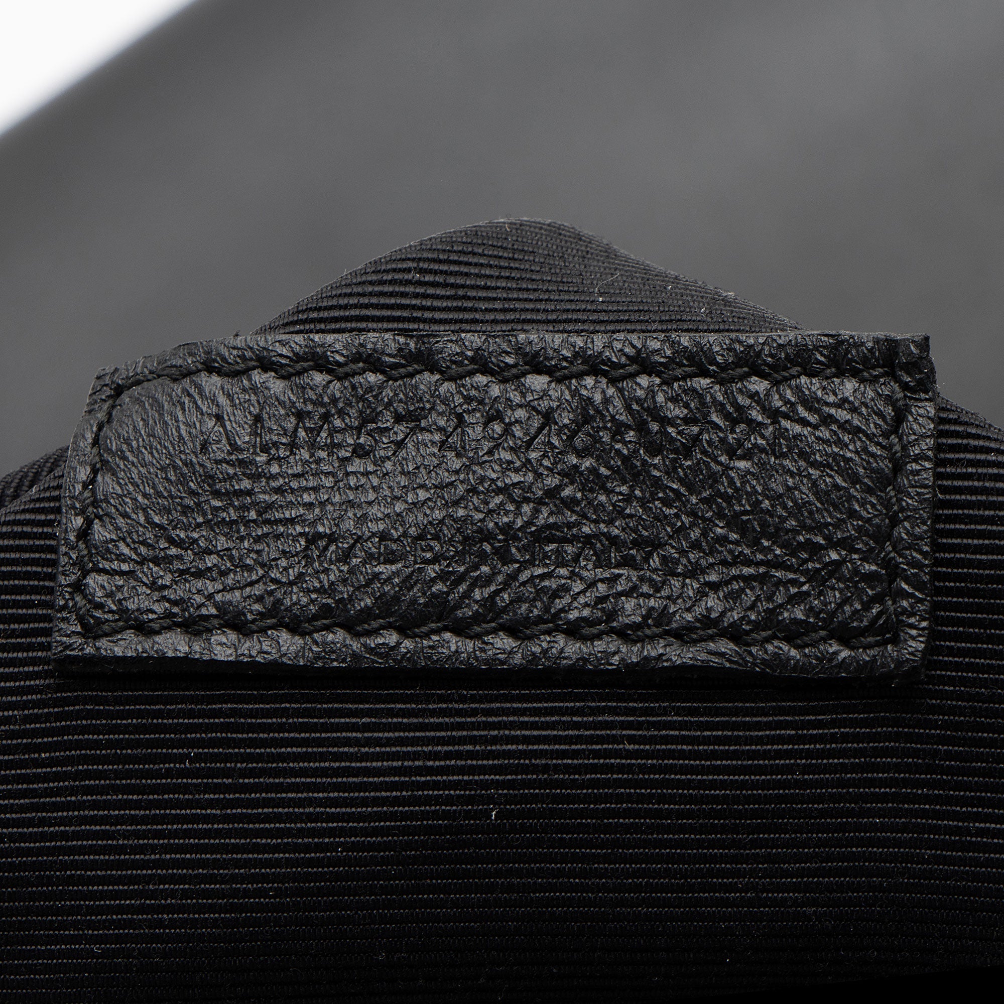 Saint Laurent Matelasse Calfskin Monogram LouLou Chain Medium Shoulder Bag (SHF-QYlKsA)