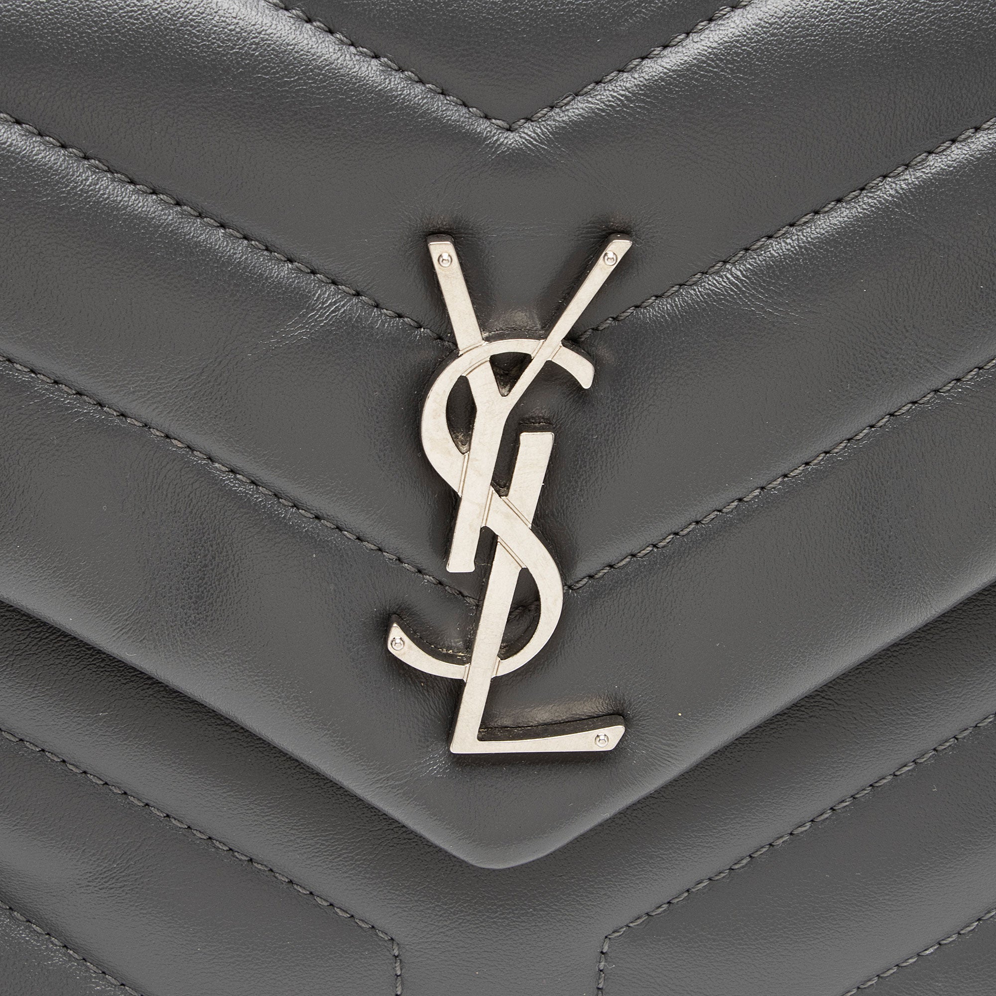 Saint Laurent Matelasse Calfskin Monogram LouLou Chain Small Crossbody (SHF-B5OsZv)