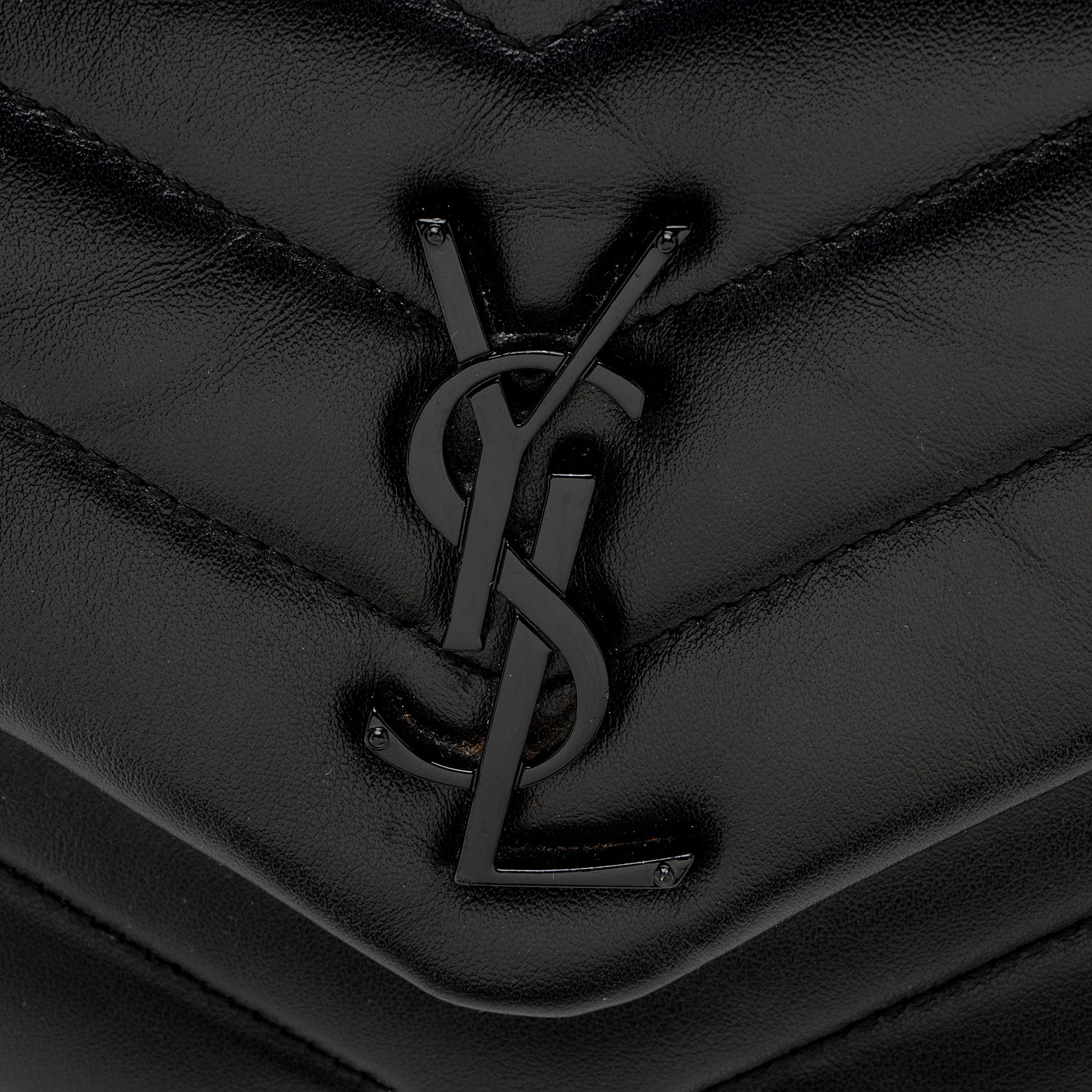 Saint Laurent Matelasse Calfskin Monogram LouLou Chain Small Crossbody (SHF-acKu6w)