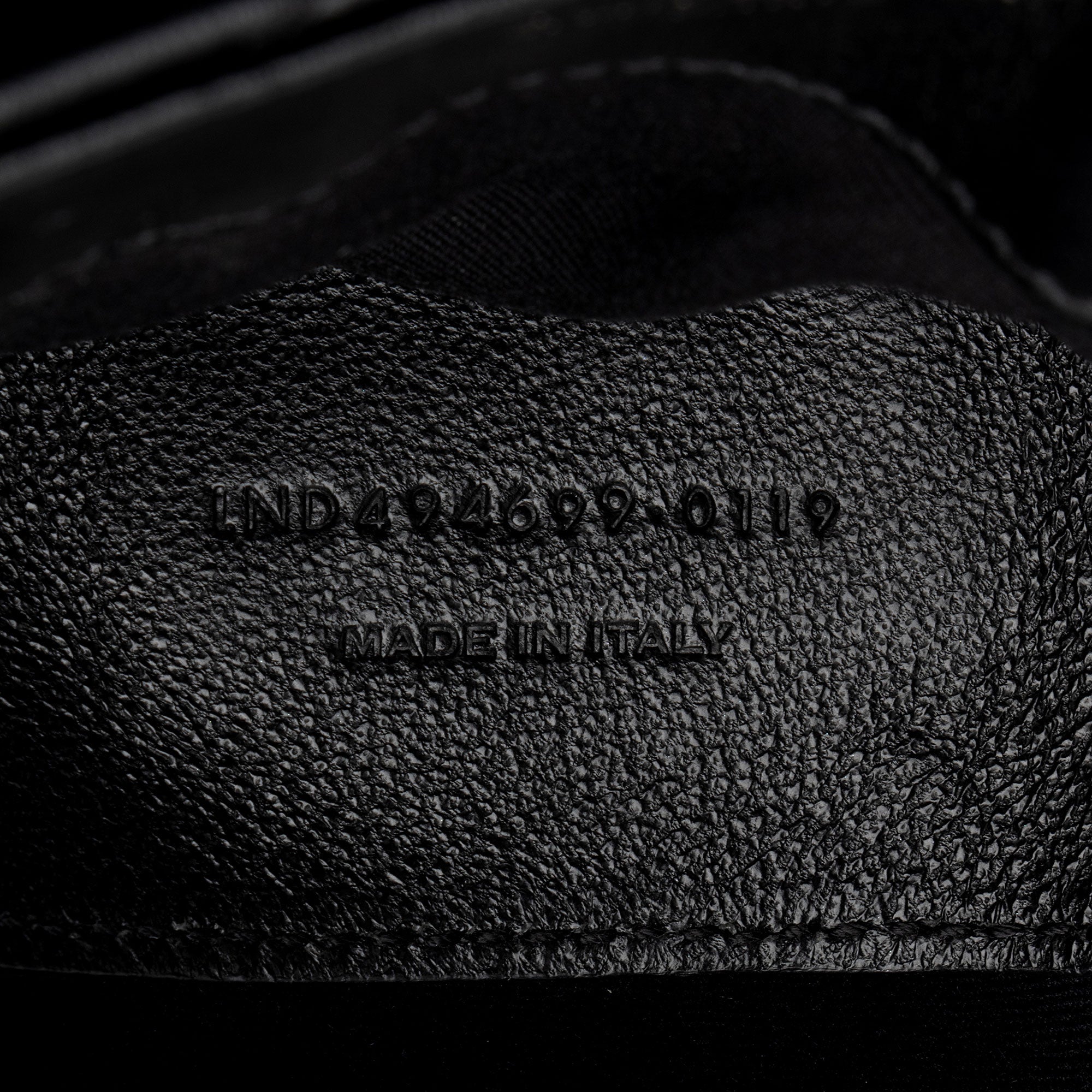 Saint Laurent Matelasse Calfskin Monogram LouLou Chain Small Crossbody (SHF-acKu6w)