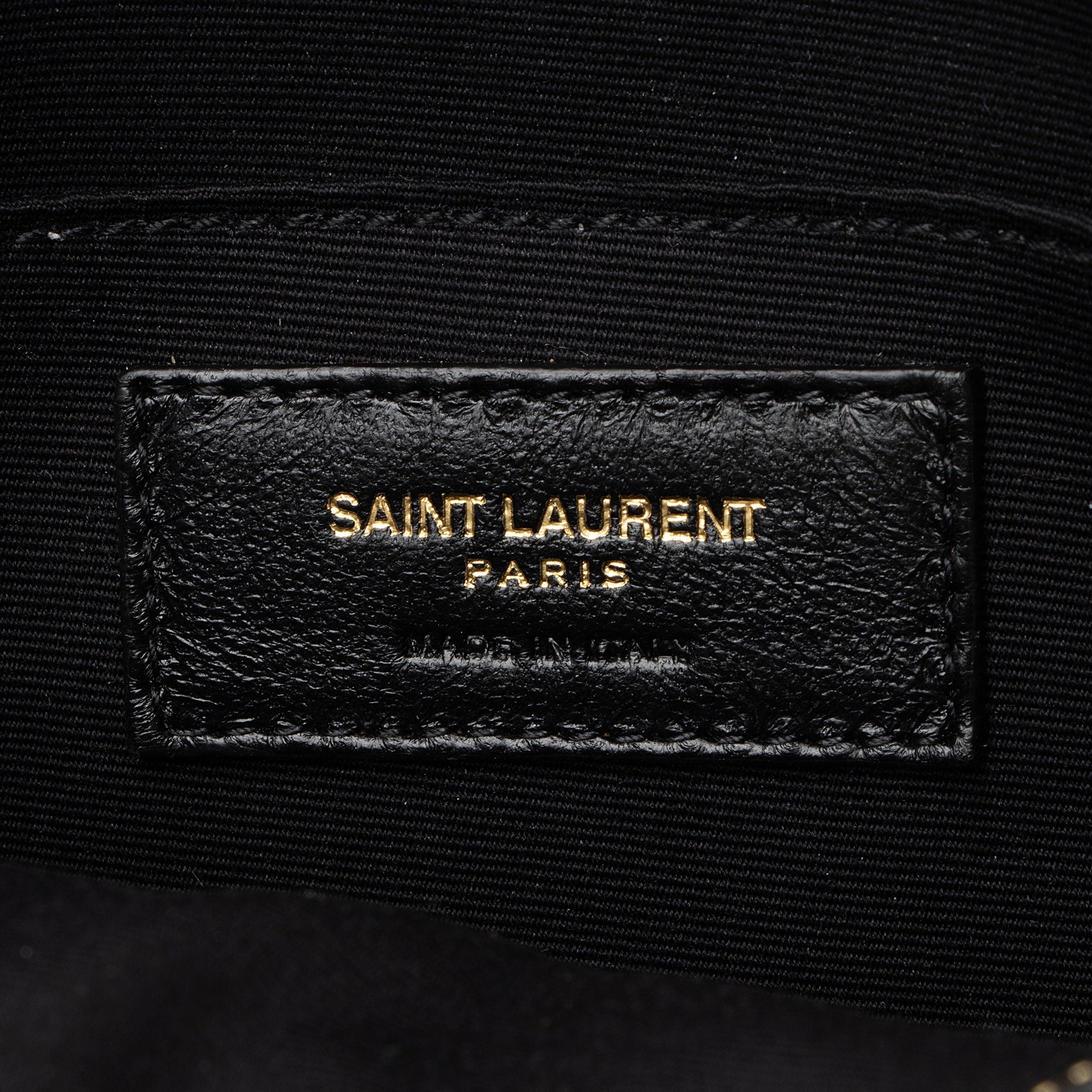 Saint Laurent Matelasse Calfskin Monogram Vinyle Round Camera Bag (SHF-uS4MX2)