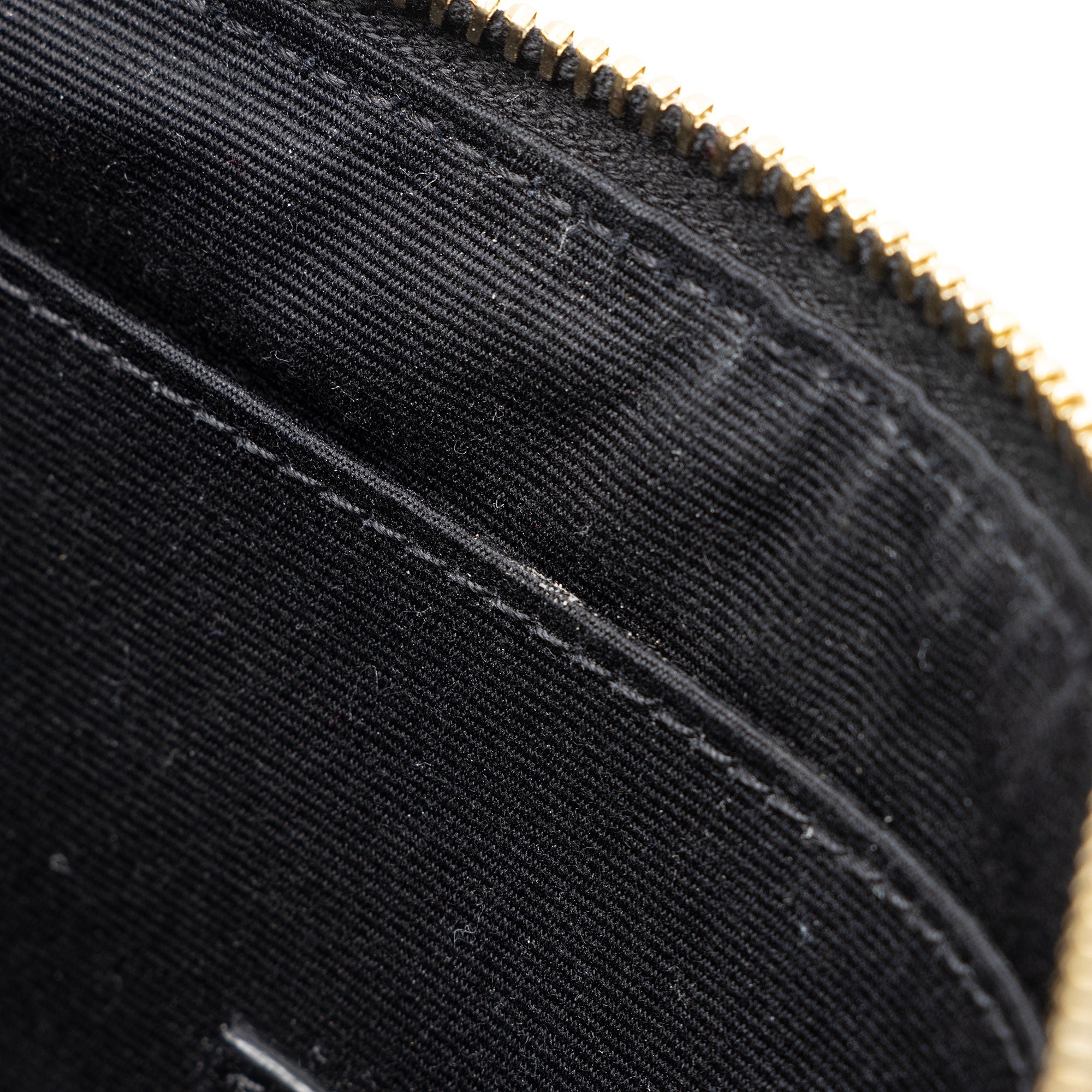 Saint Laurent Matelasse Grain de Poudre Monogram Bill Pouch (SHF-mP6iOM)