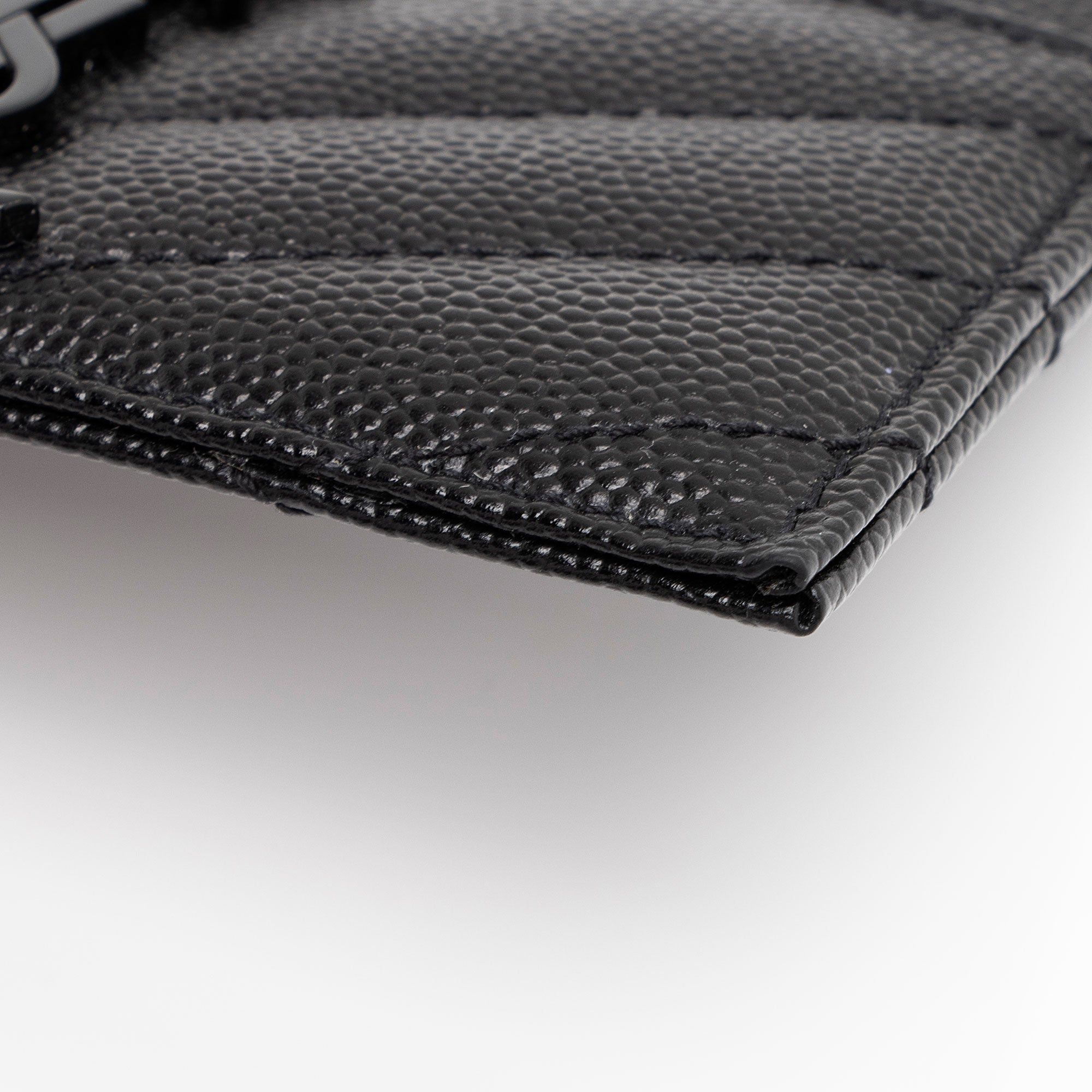 Saint Laurent Matelasse Grain de Poudre Monogram Card Case (SHF-FUtuBp)