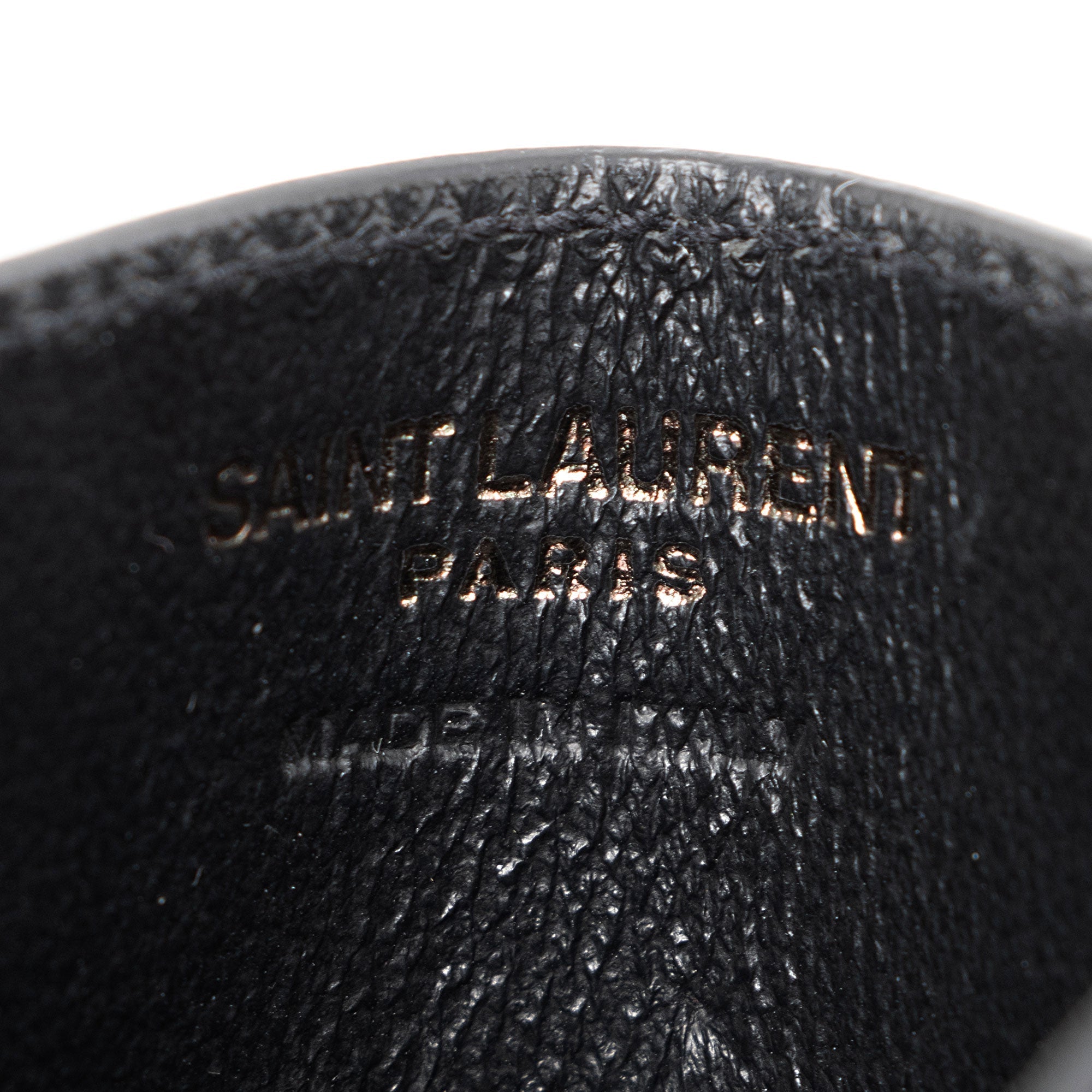 Saint Laurent Matelasse Grain de Poudre Monogram Card Case (SHF-FUtuBp)