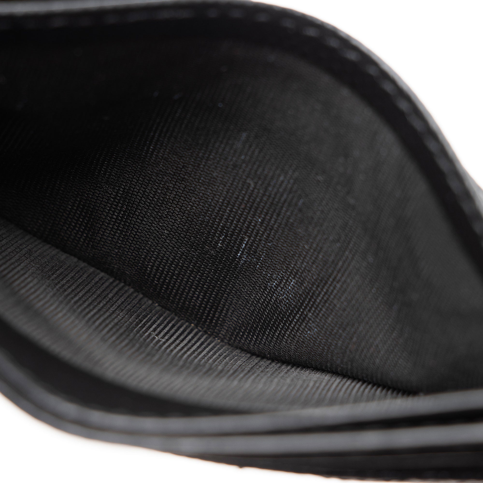 Saint Laurent Matelasse Grain de Poudre Monogram Card Case (SHF-eFddlG)