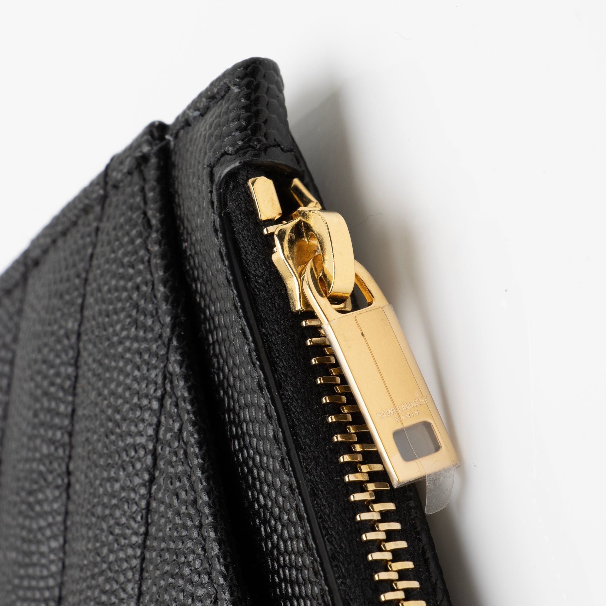Saint Laurent Matelasse Grain de Poudre Monogram Cassandre Bill Pouch (SHF-23931)