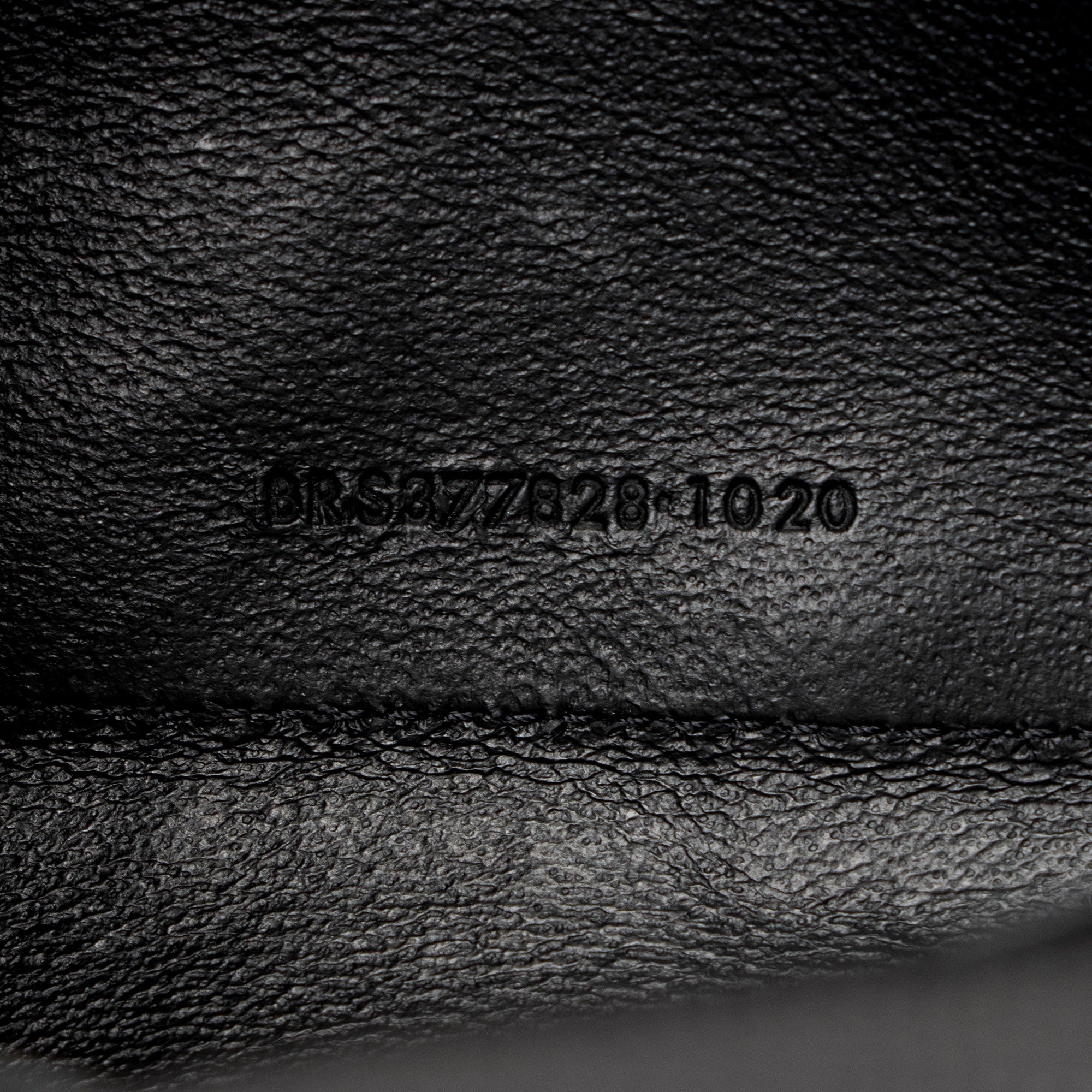 Saint Laurent Matelasse Grain de Poudre Monogram Chain Wallet (SHF-9JGPa8)