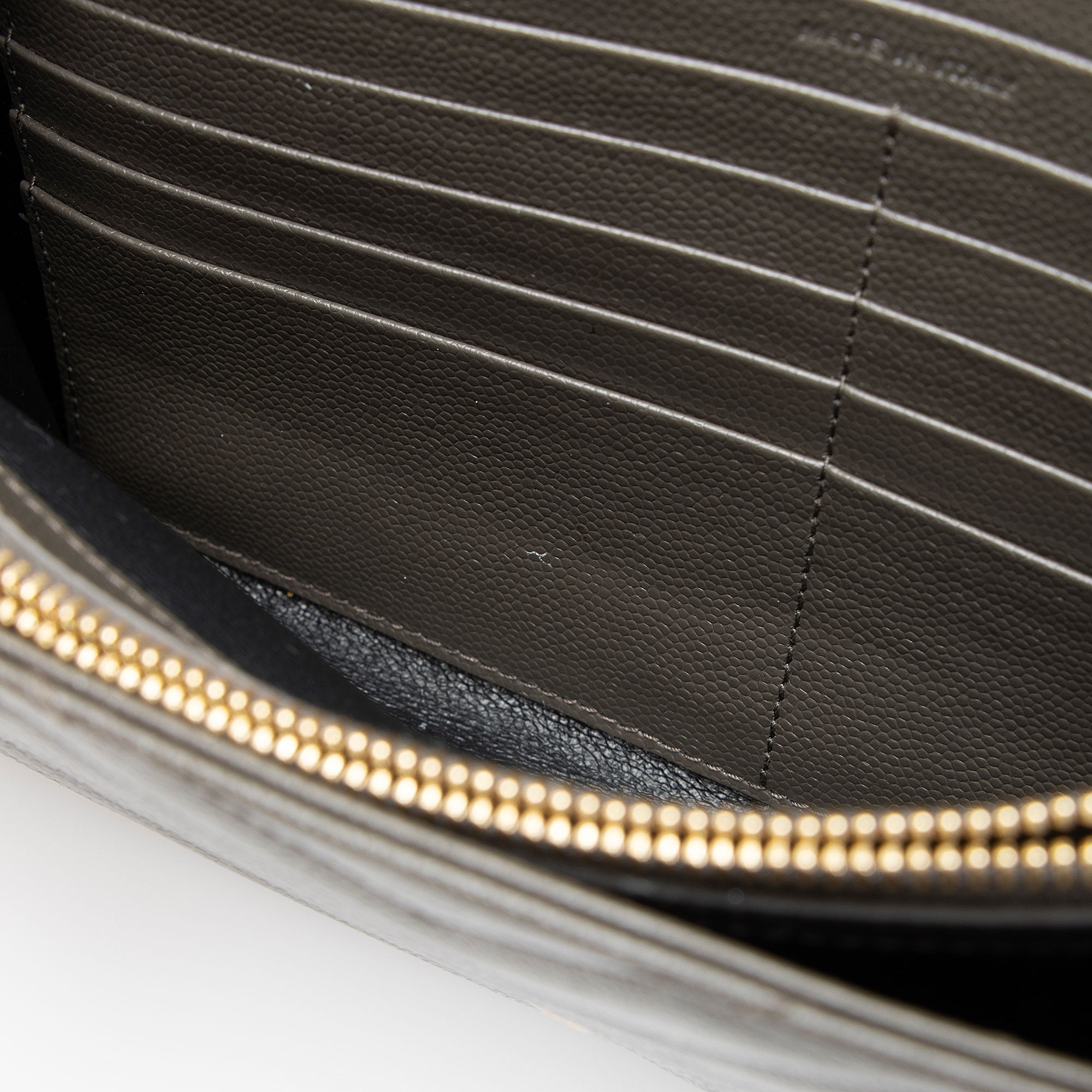 Saint Laurent Matelasse Grain de Poudre Monogram Chain Wallet (SHF-zFHDtw)