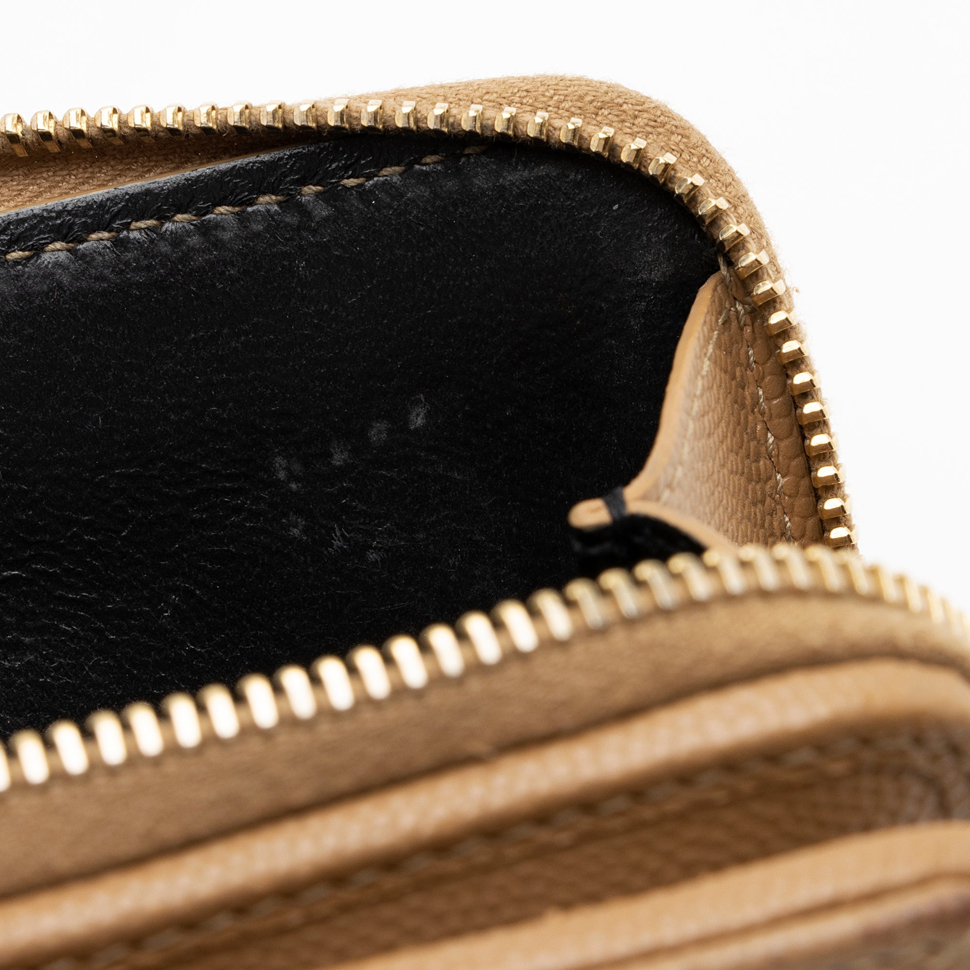 Saint Laurent Matelasse Grain de Poudre Monogram Compact Zip Around Wallet (SHF-23548)