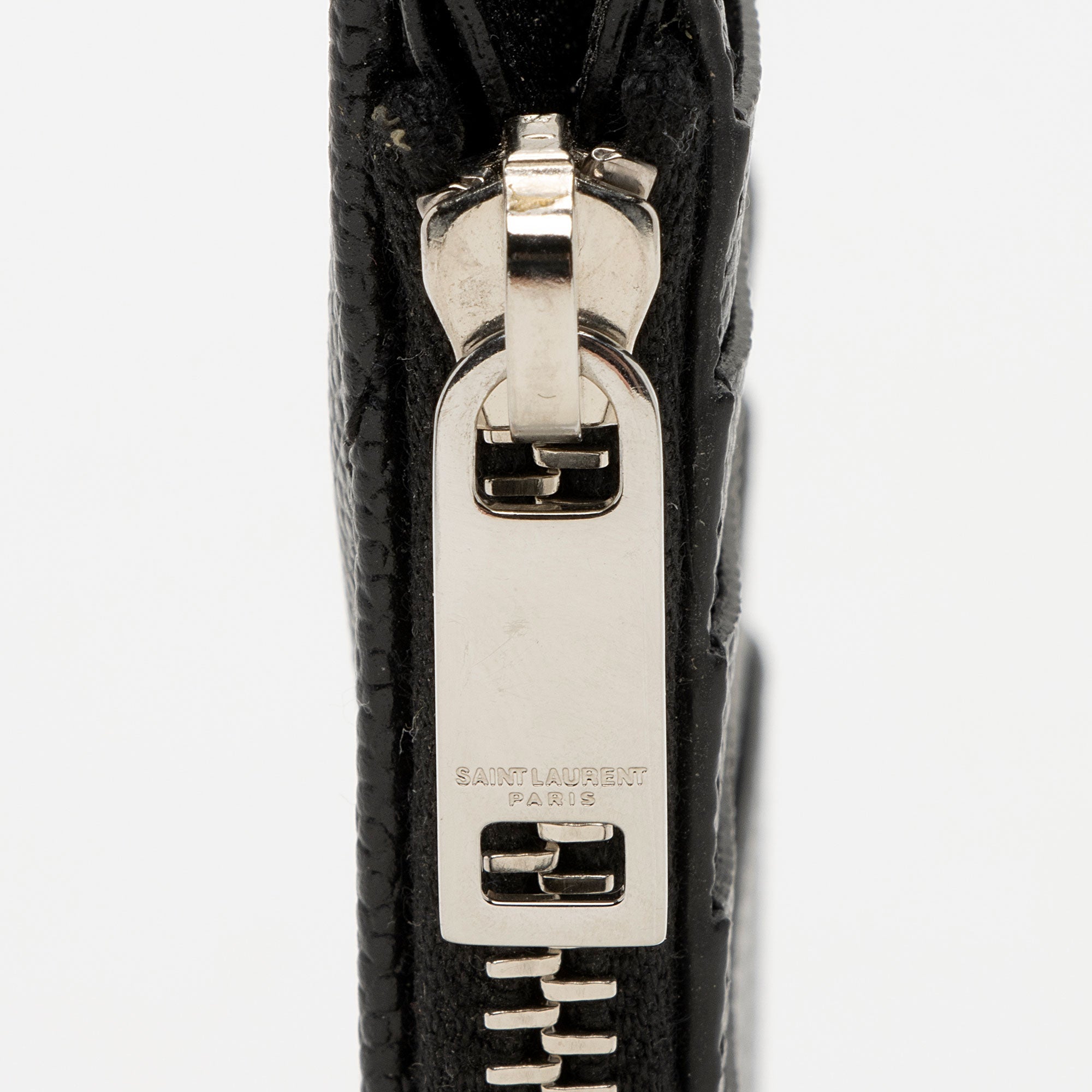 Saint Laurent Matelasse Grain de Poudre Monogram Fragments Zipper Card Case (SHF-664zHh)