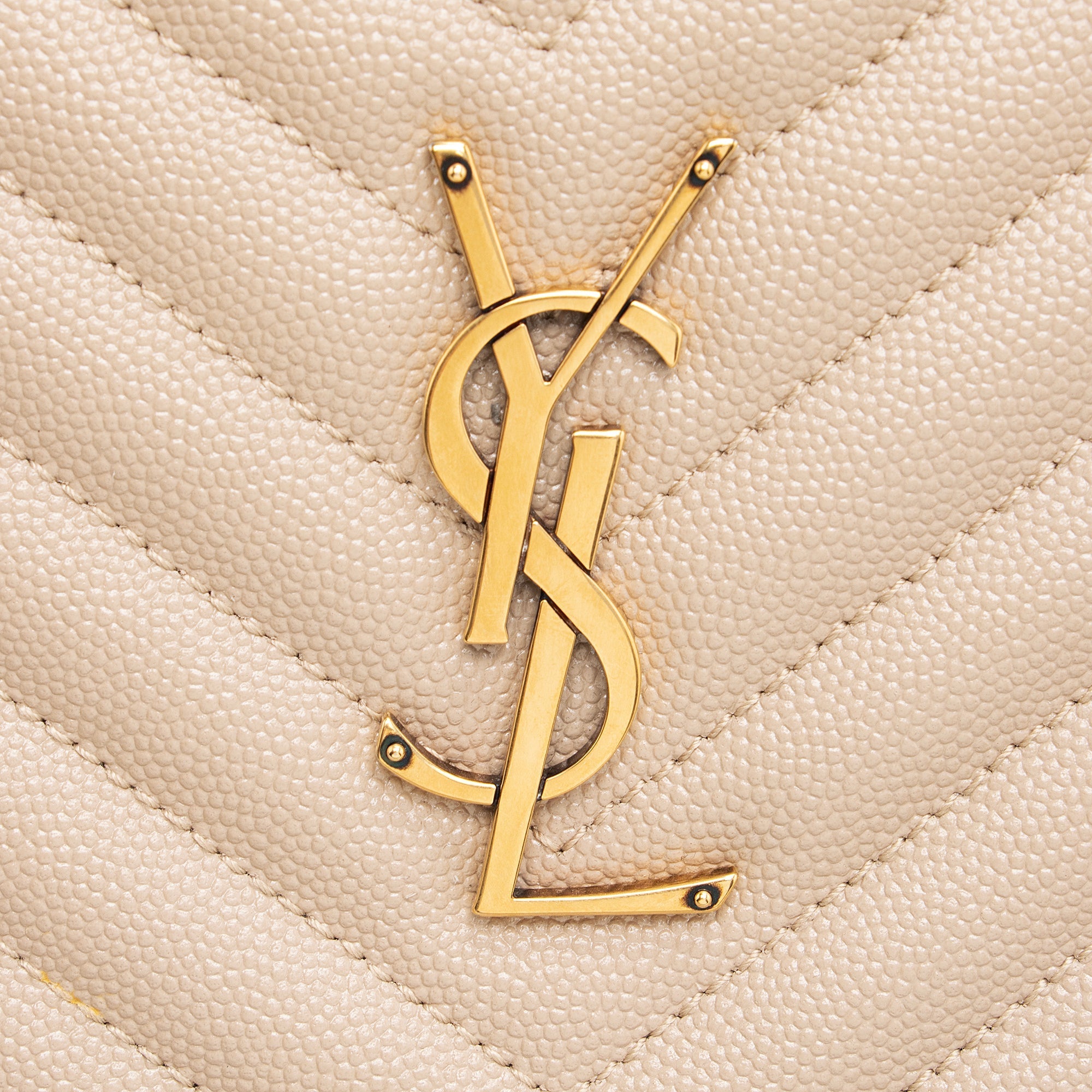 Saint Laurent Matelasse Grain de Poudre Monogram Vinyle Round Camera Bag (SHF-Z2Rbux)